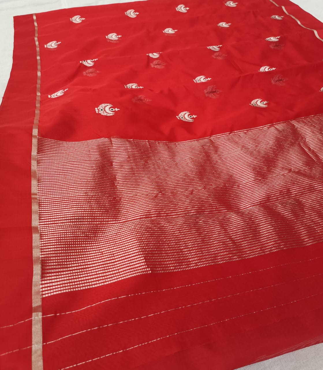 Pattu Silk Meenakari Kadwa Butta Chanderi Handloom Saree with Resham Border & Taraz Palla