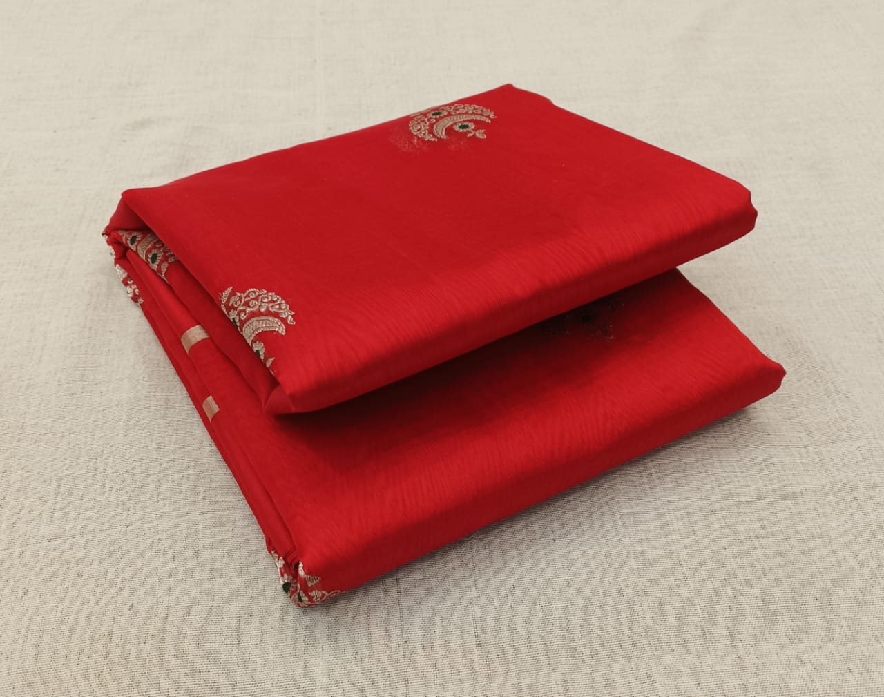 Pattu Silk Meenakari Kadwa Butta Chanderi Handloom Saree with Resham Border & Taraz Palla