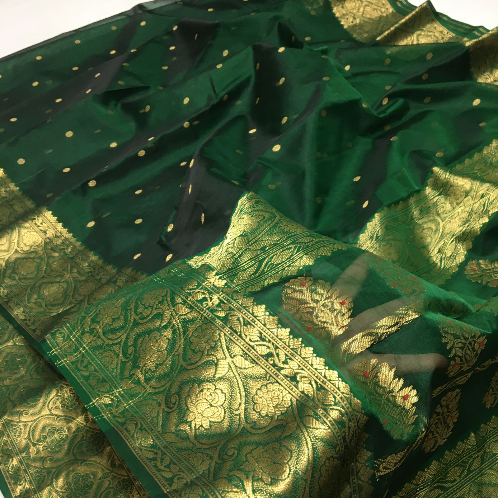 Chanderi Handloom Katan Silk Saree with All-Over Butte, Traditional Nakshi Border & Meenakari Jhad Palla