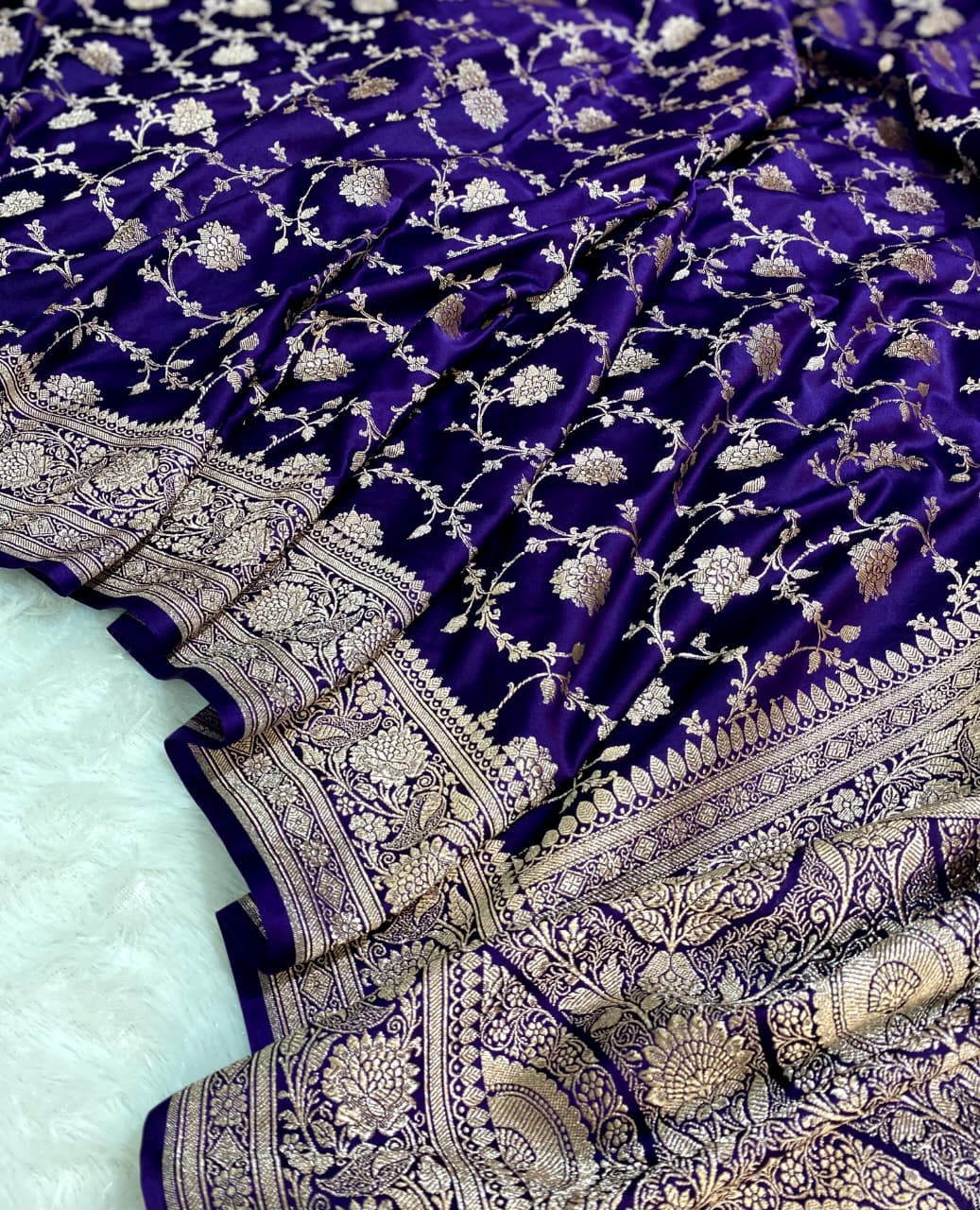 Premium Banarasi Handloom Mashru Silk Saree with Elegant Jaal Weaving