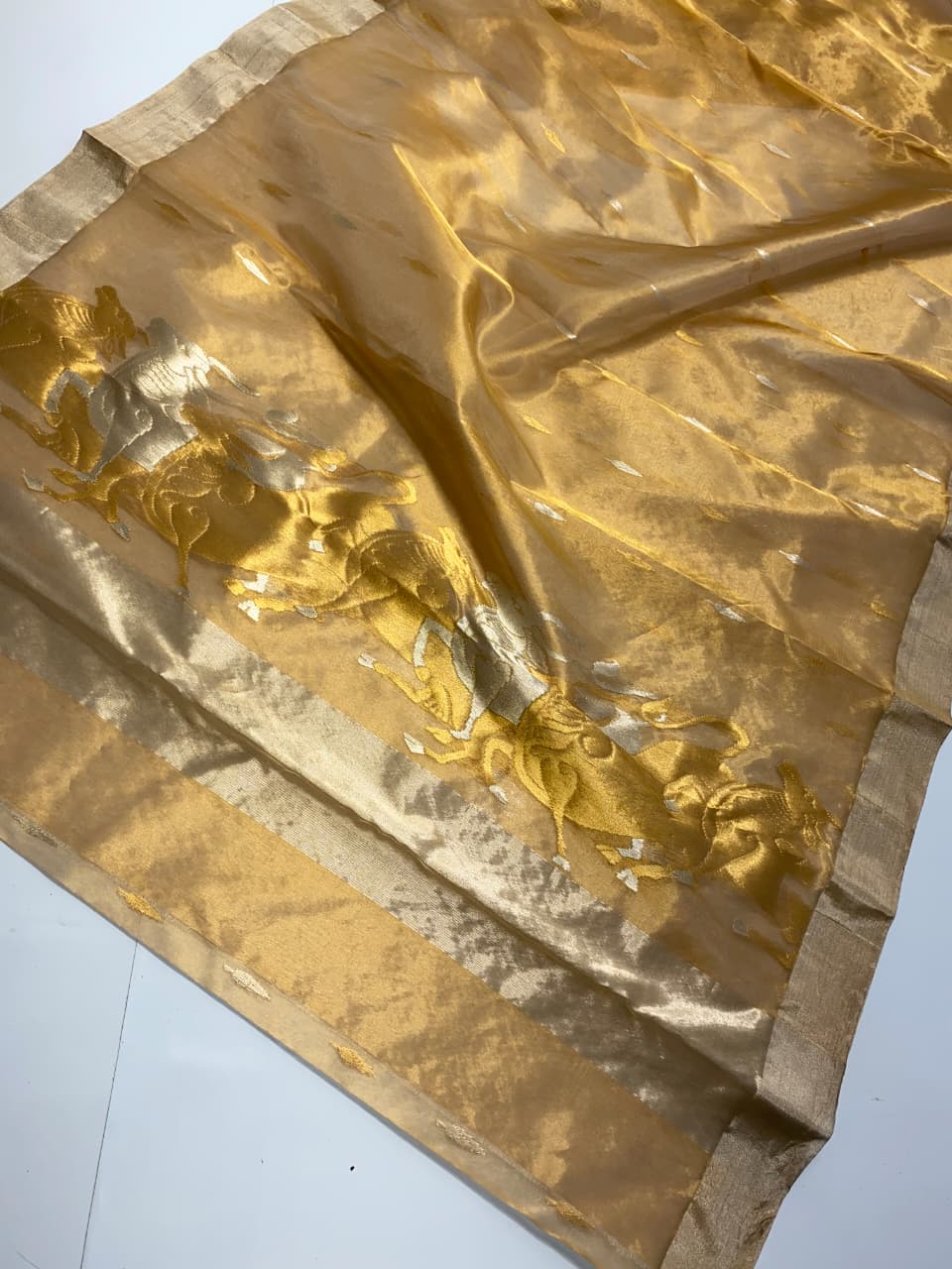 Elegant Chanderi Handloom Tissue Silk Saree with Zari Weaving & Butti Design
