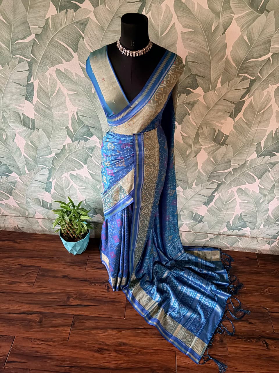Premium Patan Patola Silk Saree with Intricate Multicoloured Weaving & Signature Patola Motifs