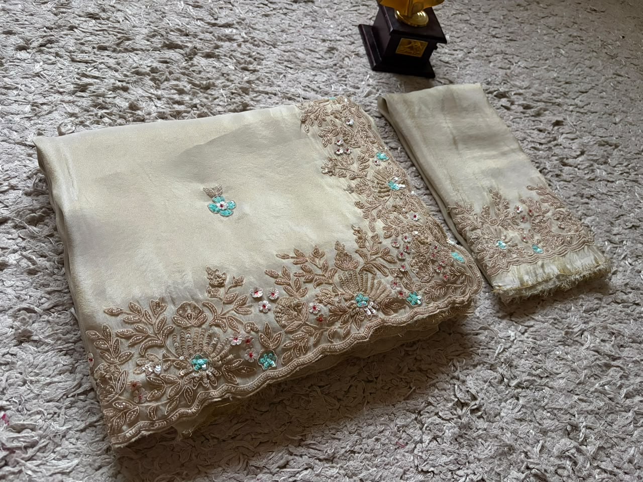 Premium Pure Banarasi Zari Tissue Silk Saree With Intricate Zardozi Handwork Running Blouse Piece
