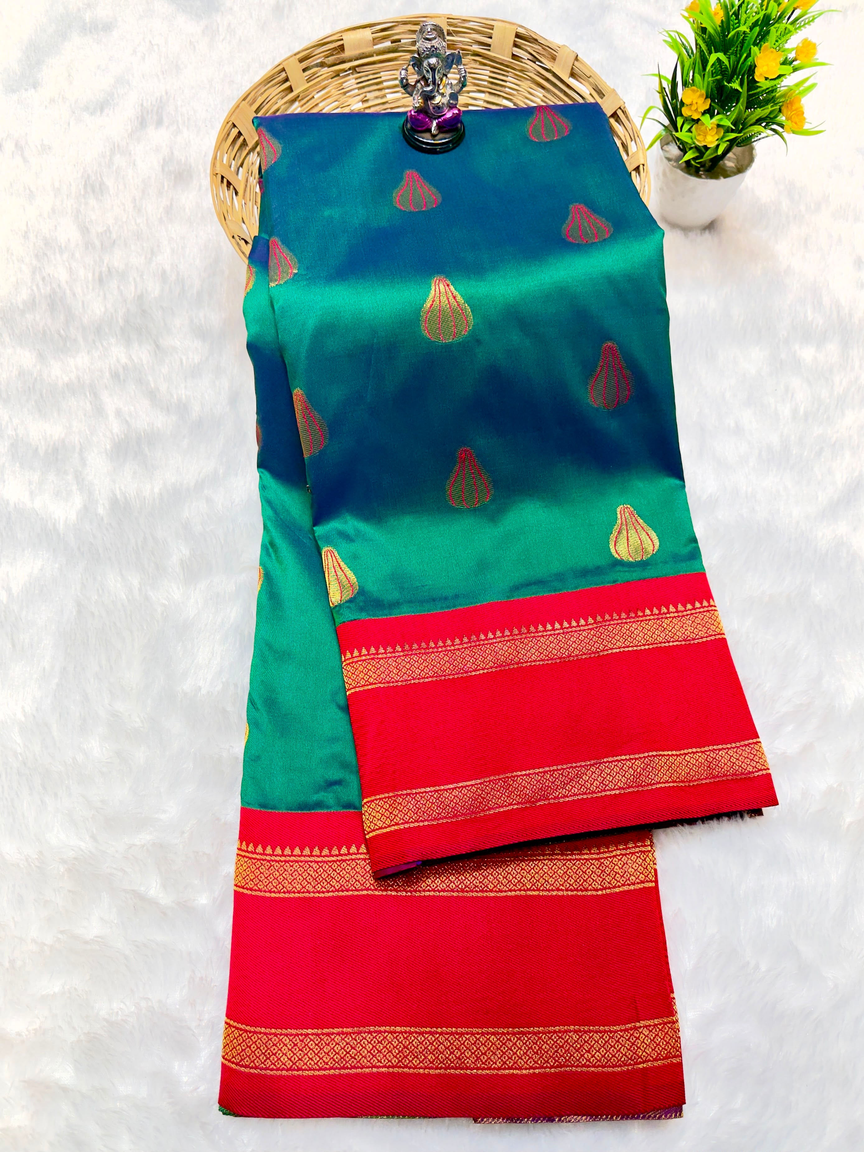 Shree Modak Paithani Premium Katan Silk Saree with all-over zari Modak butti and contrast zari border blouse piece