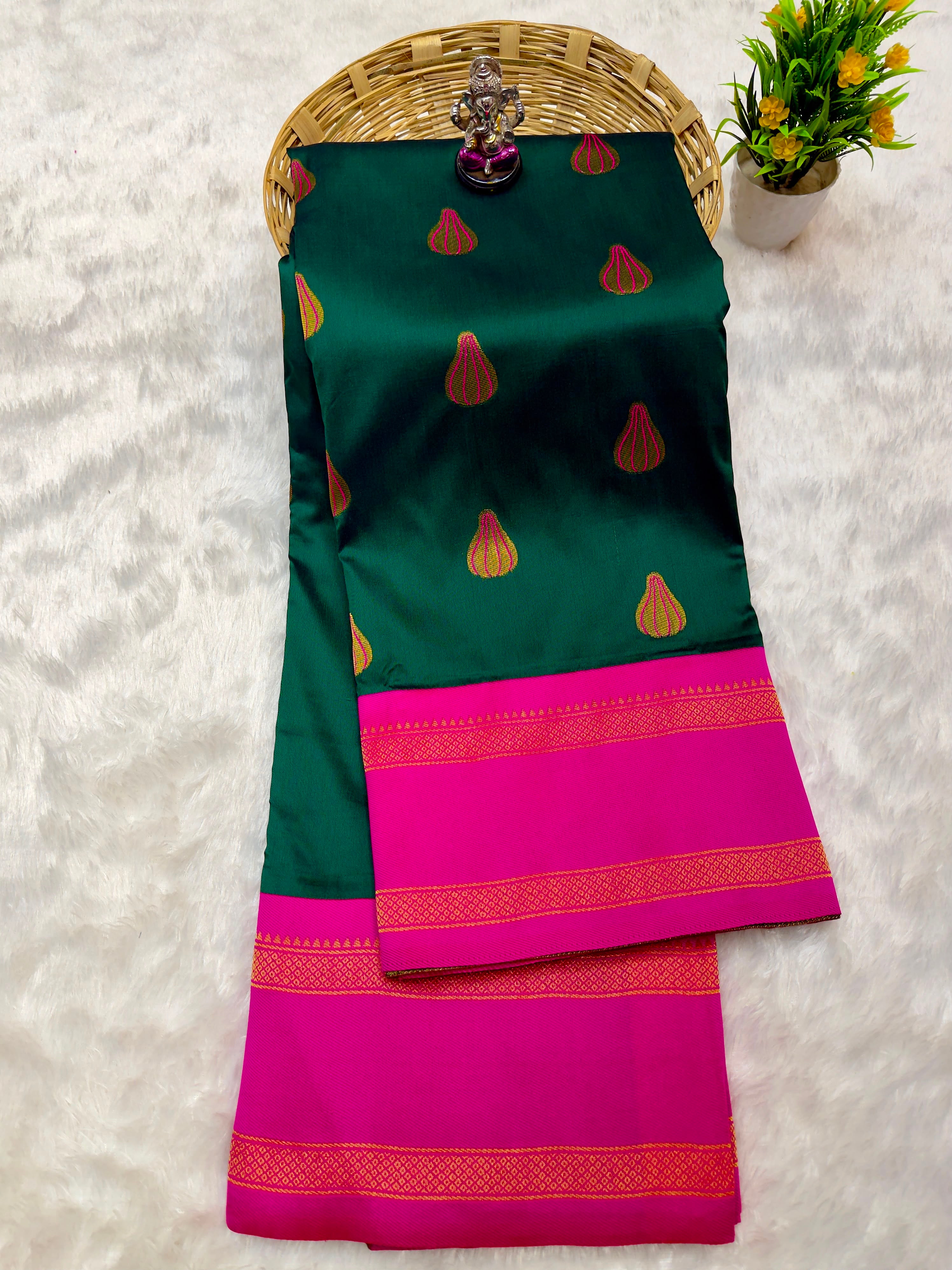 Shree Modak Paithani Premium Katan Silk Saree with all-over zari Modak butti and contrast zari border blouse piece. Dark green rani pink.
