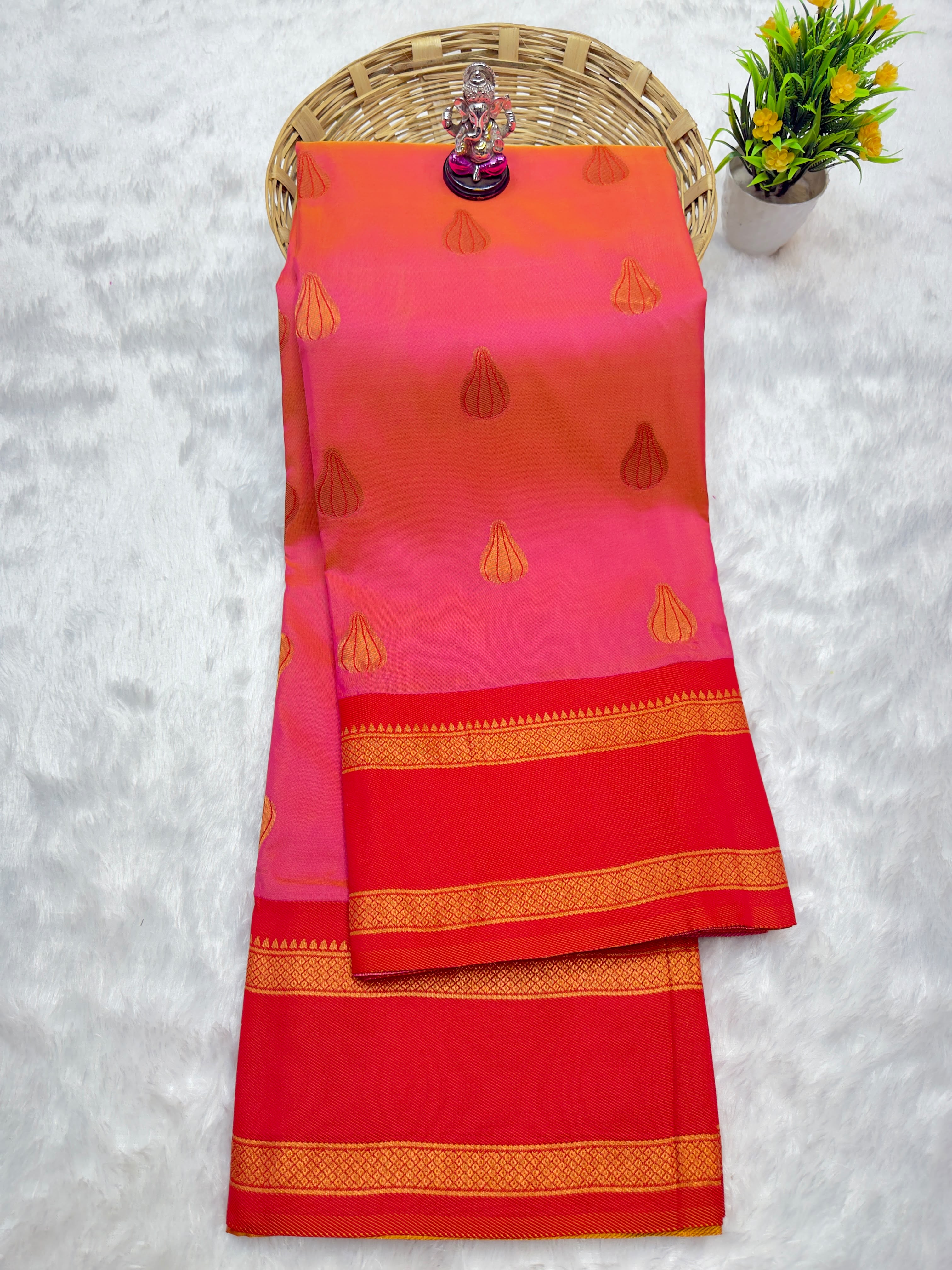 Shree Modak Paithani Premium Katan Silk Saree with all-over zari Modak butti and contrast zari border blouse piece. pink red