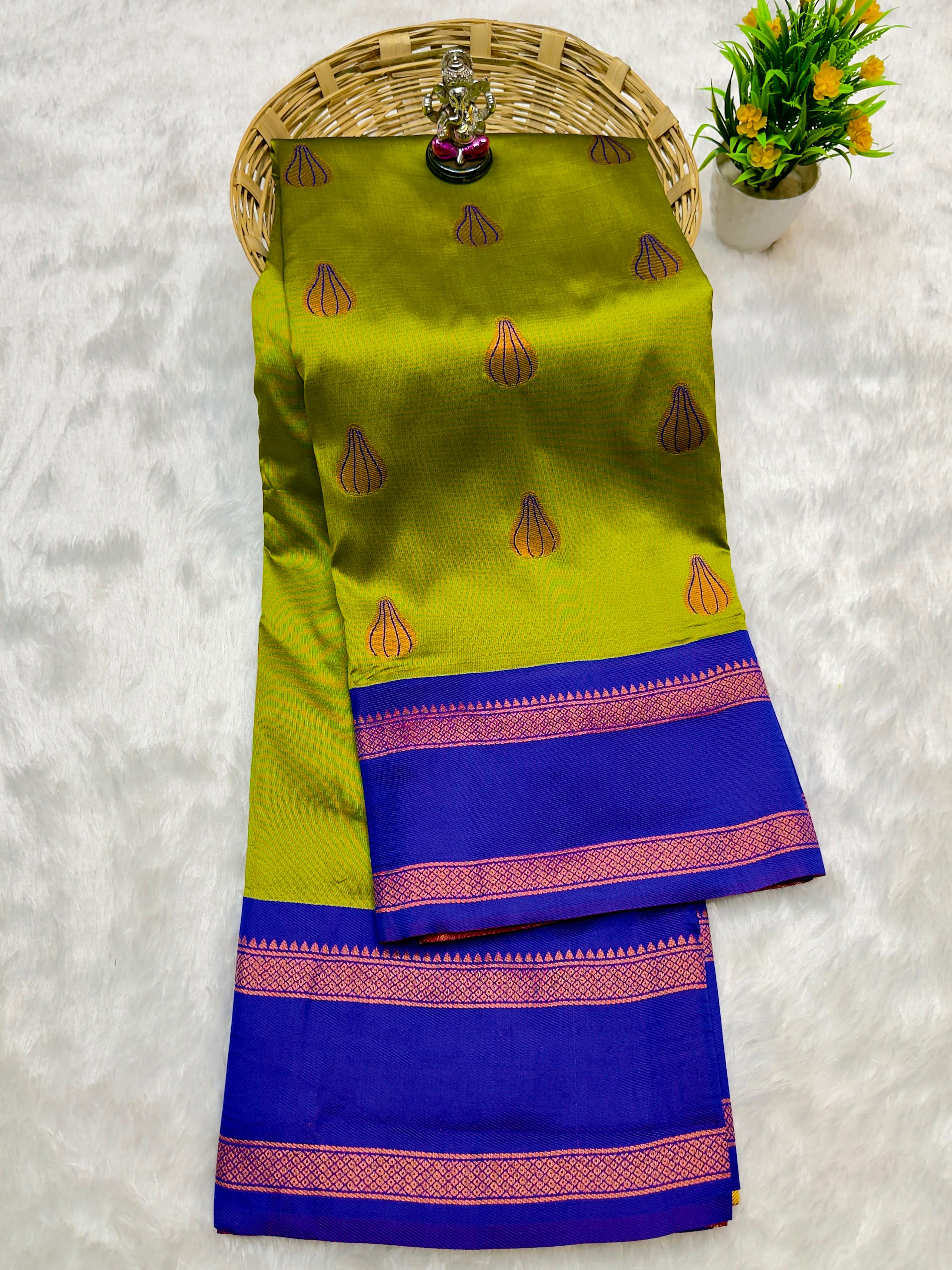 Shree Modak Paithani Premium Katan Silk Saree with all-over zari Modak butti and contrast zari border blouse piece. green navy blue