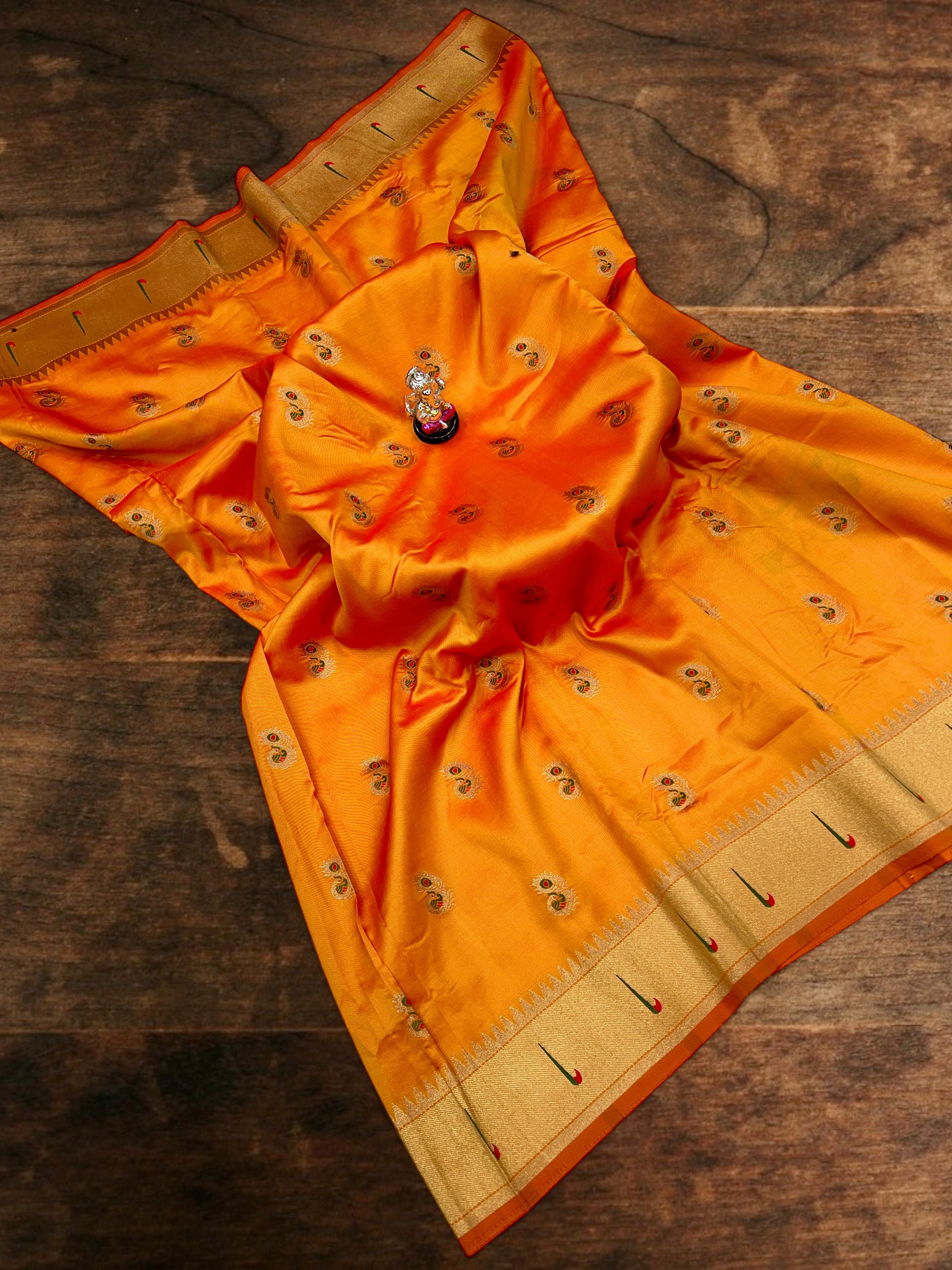 Radha Krishna Muniyaa Border Paithani Yollow Saree