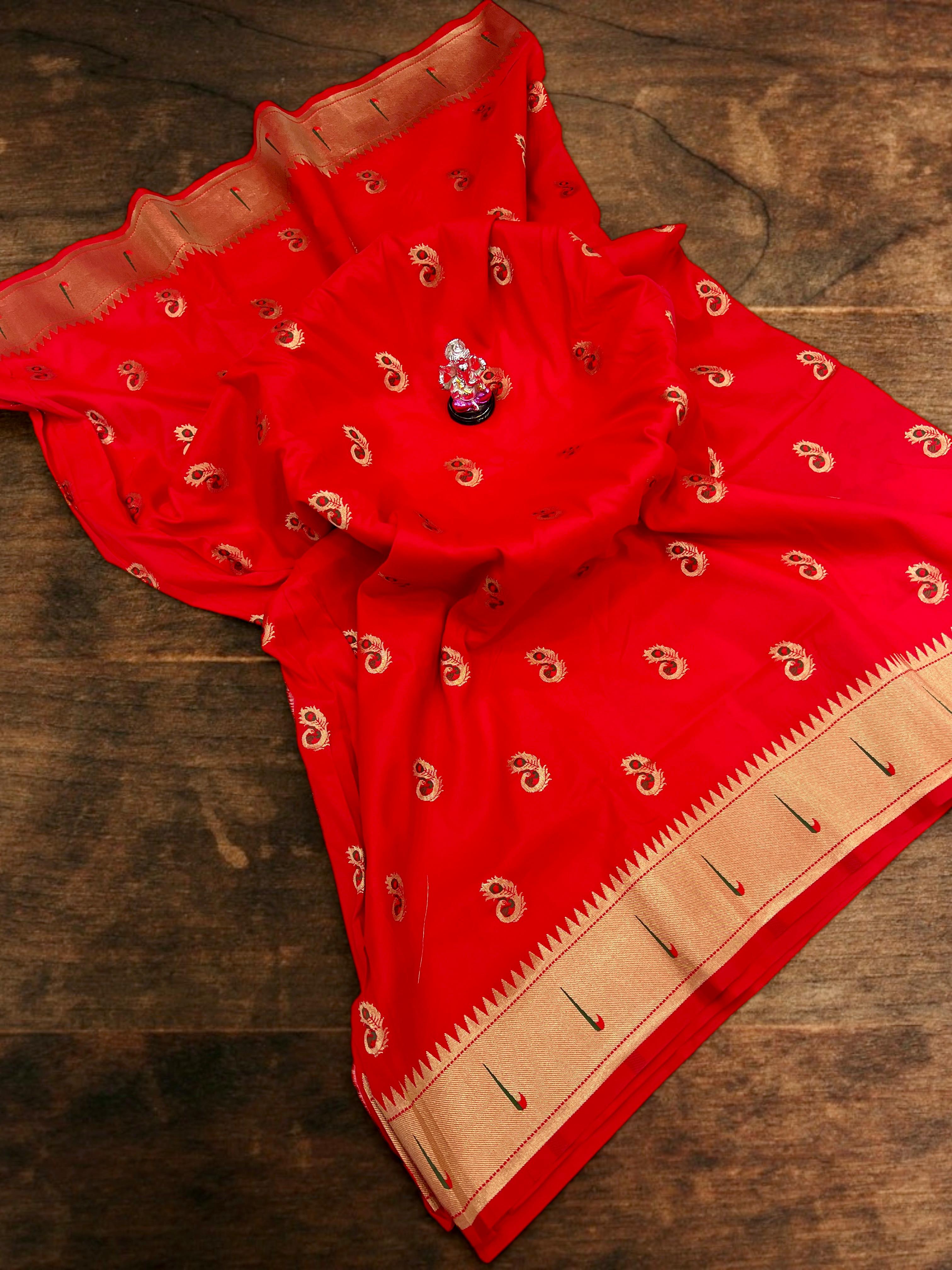 Radha Krishna Muniyaa Border Paithani Red Saree