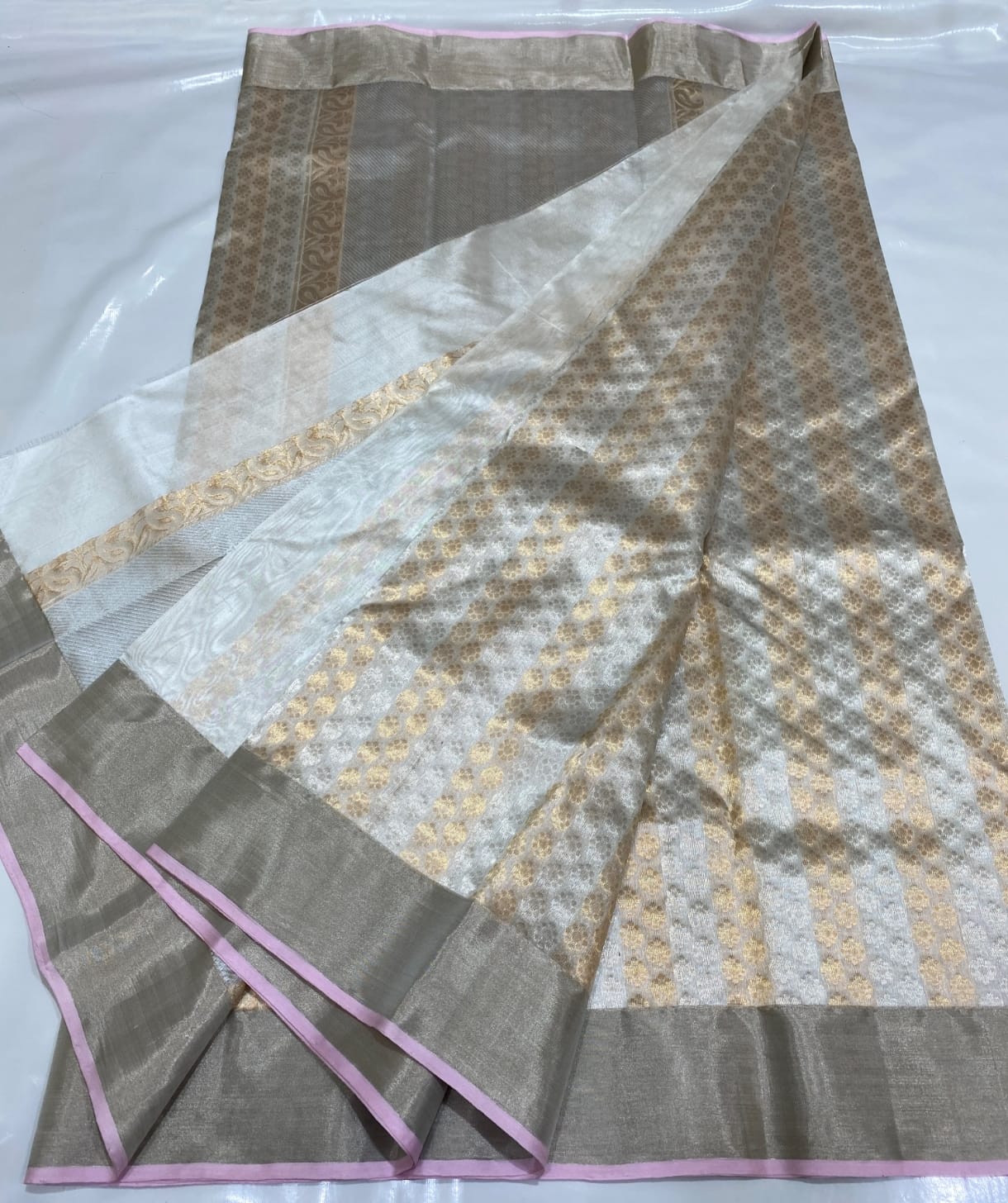 Chanderi Handloom Pattu Tishu Silk Saree With Blouse