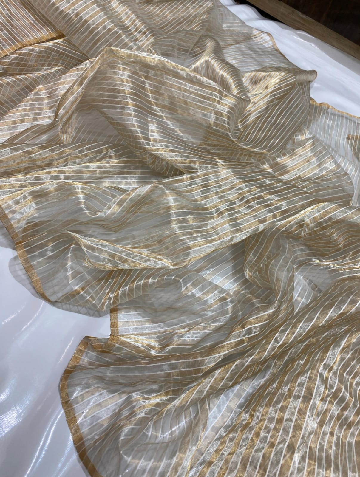 Chanderi Handloom Tishu Silk Saree With Blouse