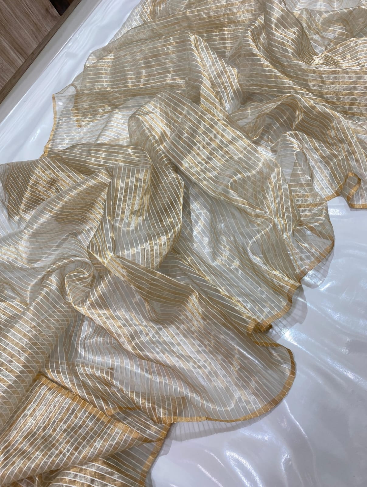 Chanderi Handloom Tishu Silk Saree With Blouse
