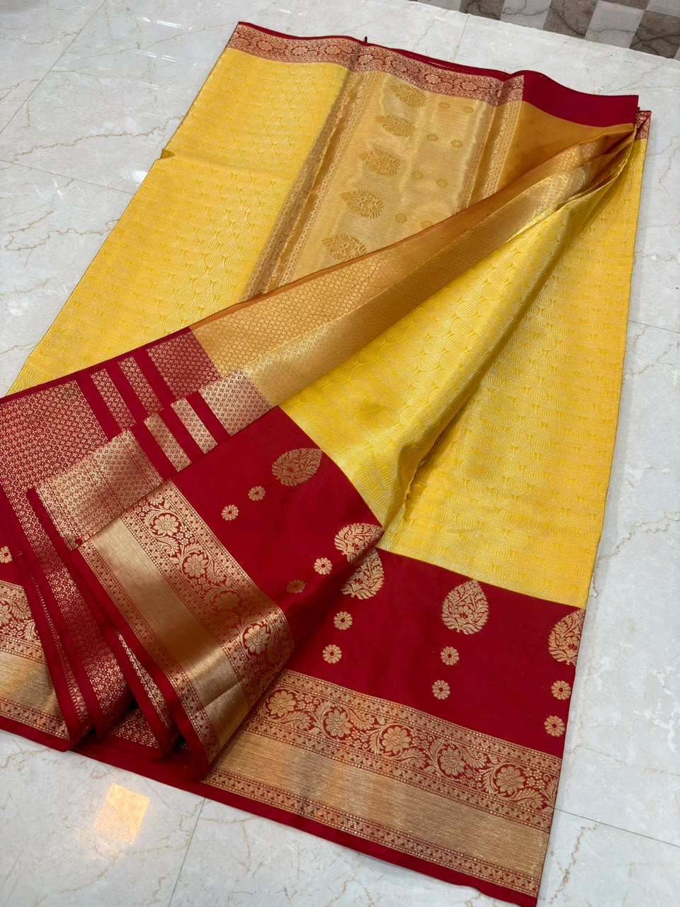Beautiful Banarasi Soft Tissue Silk Tunchhui Woven Premium Quality Saree