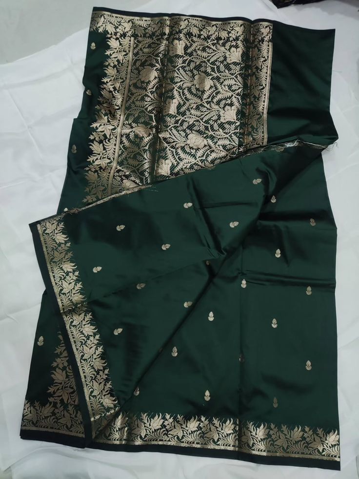 Beautiful Banarasi Semi Mashru Silk Woven Premium Quality Saree with Golden Zari Butti, Floral Zari Border, Rich Woven Pallu and Running Blouse Piece in Bottle Green
