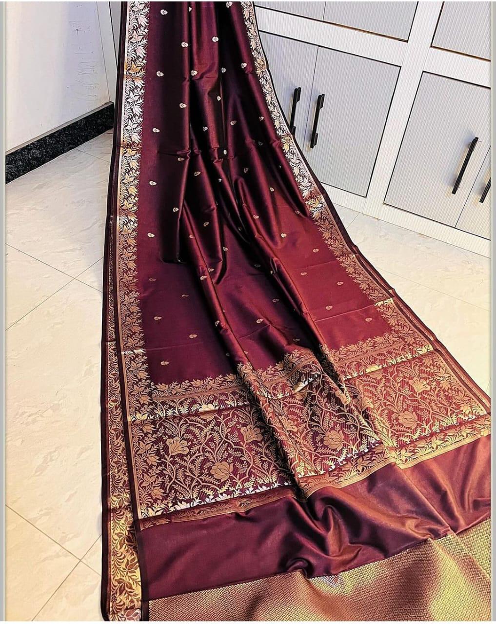 Beautiful Banarasi Semi Mashru Silk Woven Premium Quality Saree with Golden Zari Butti, Floral Zari Border, Rich Woven Pallu and Running Blouse Piece in Mahroon