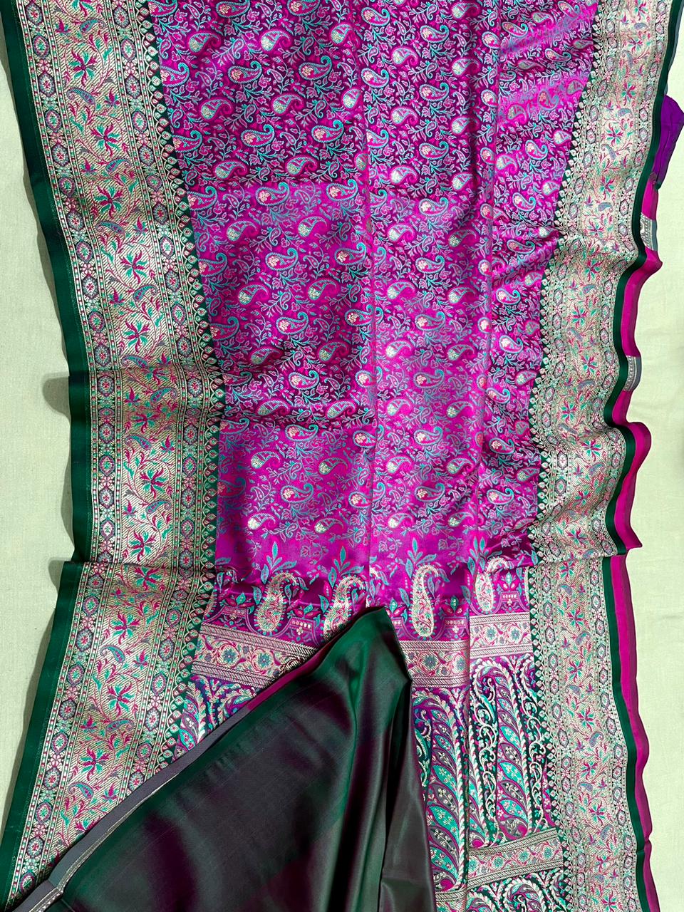 Beautiful Banarasi Handloom Mashru Silk Tunchhui Jamawar Woven Premium Quality Saree with Intricate Paisley Weaving, Rich Banarasi Border, Grand Designer Pallu and Running Blouse Piece in Purple and Green