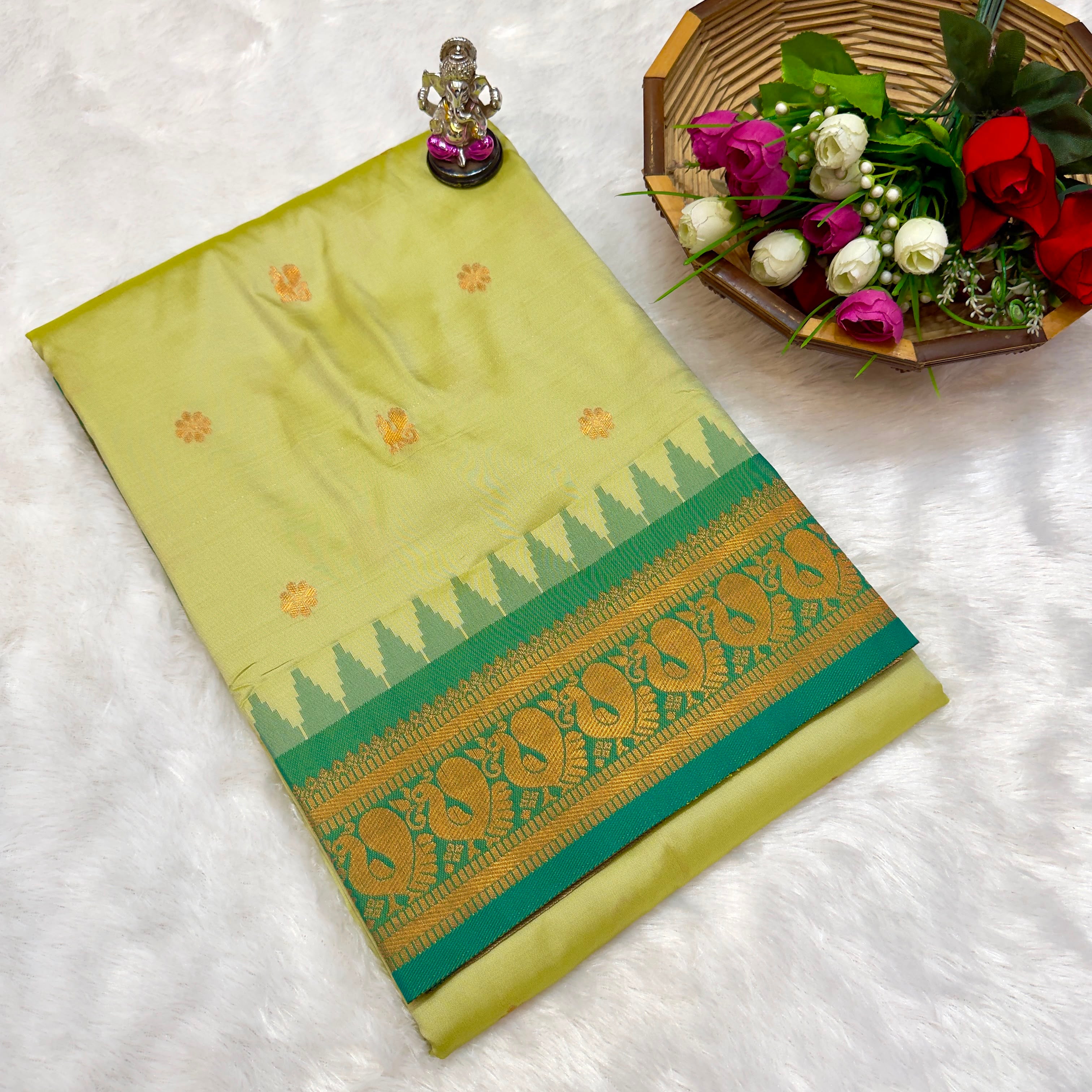 Luxury Gadwal Paithani Saree With Intricate Zari Weaving
