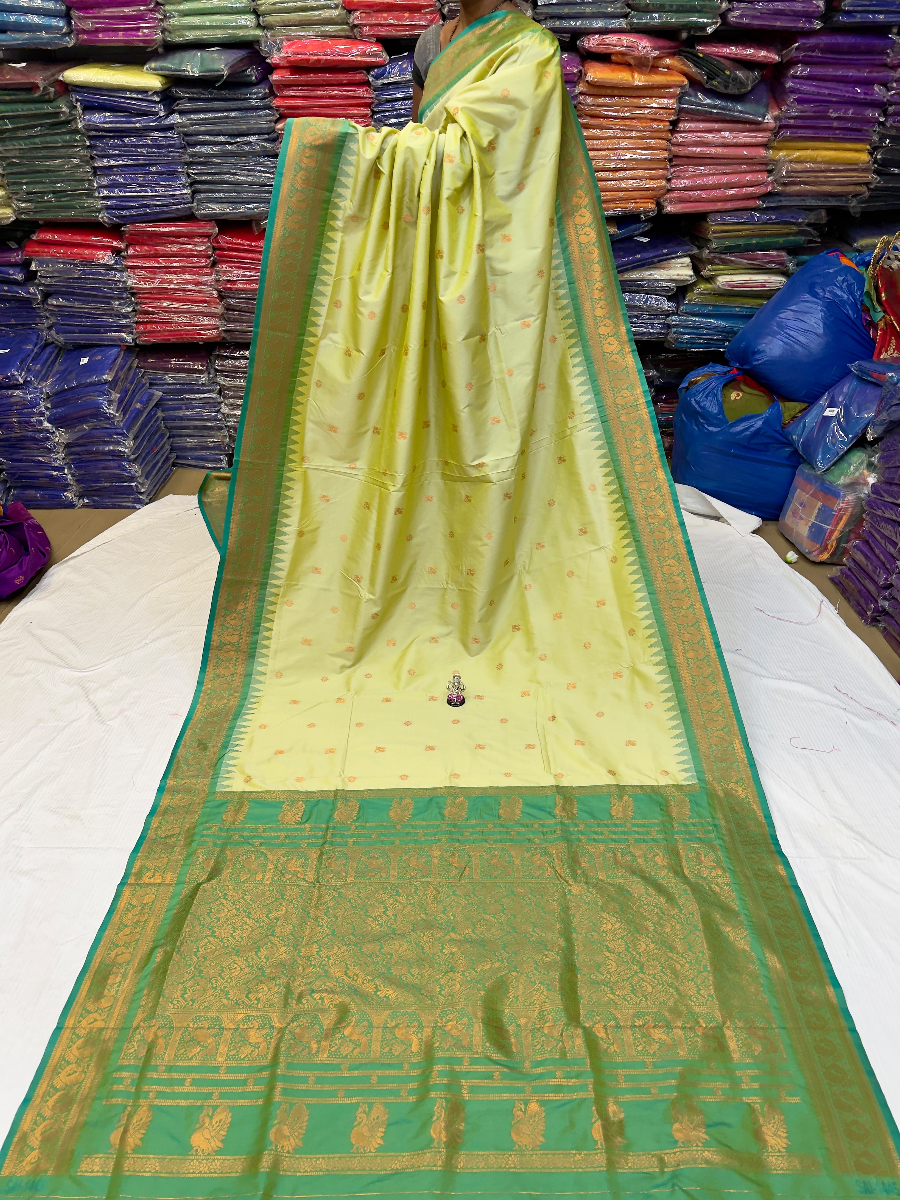 Luxury Gadwal Paithani Saree With Intricate Zari Weaving