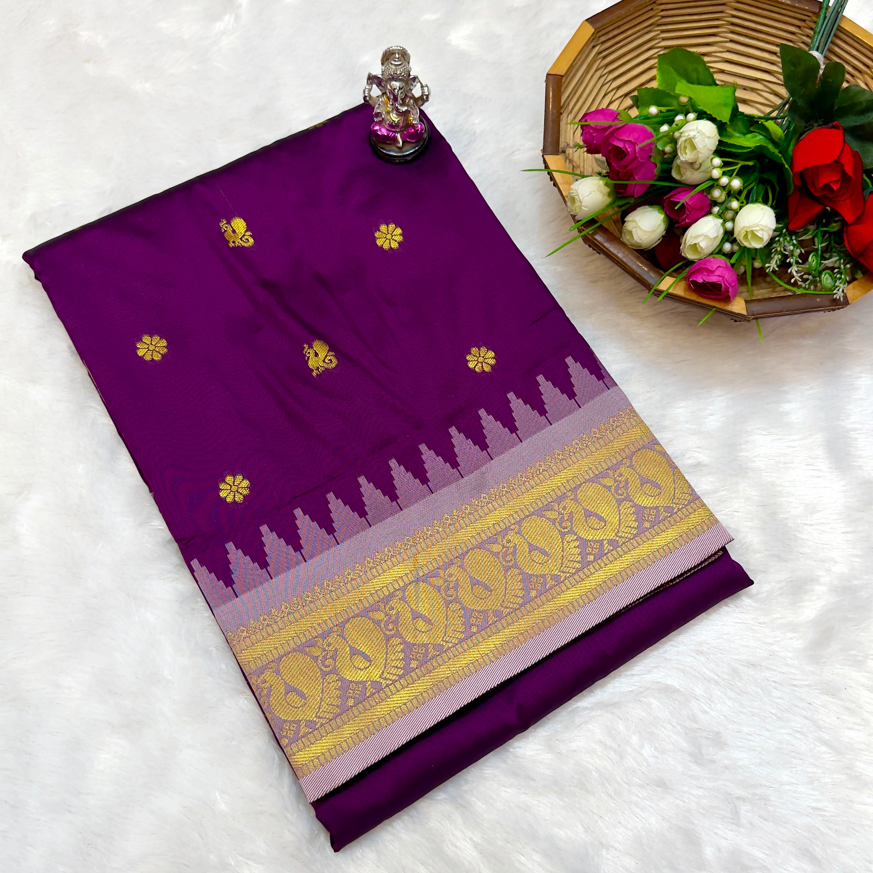 Premium Traditional Gadwal Paithani Saree For Special Occasions