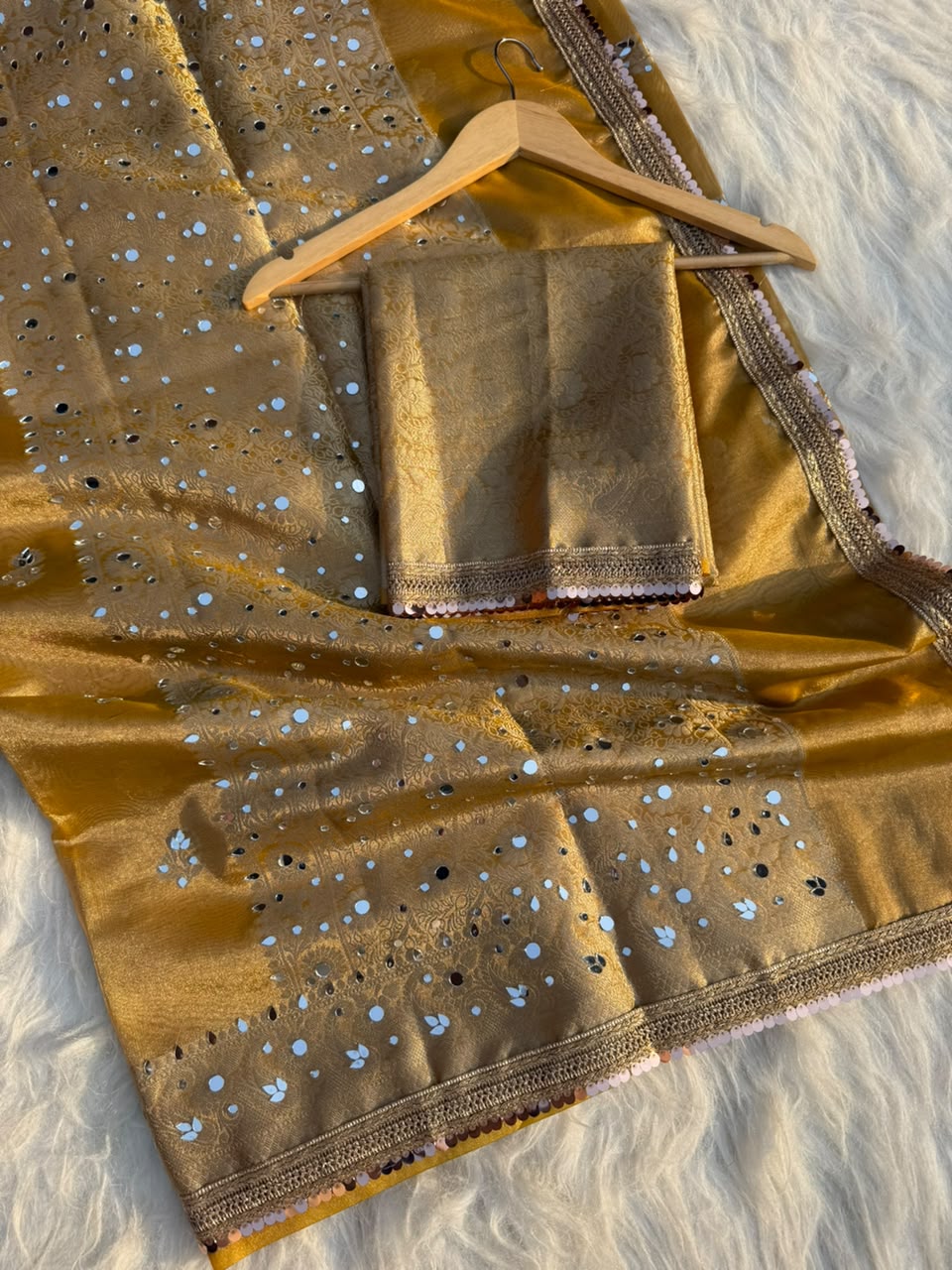 Beautiful Banarasi Soft Tissue Silk Boota Woven Saree With Mirror Work Lace & Designer Pallu