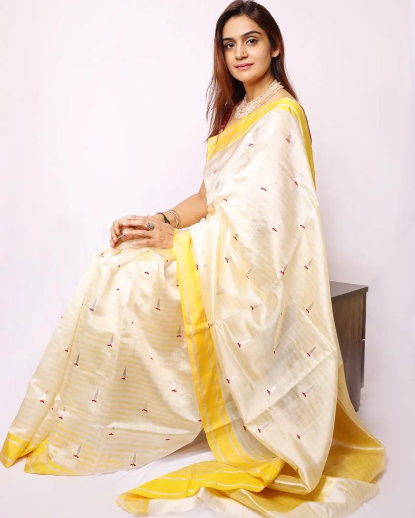 White Premium Chanderi Pattu Silk Saree with Elegant Resham Border