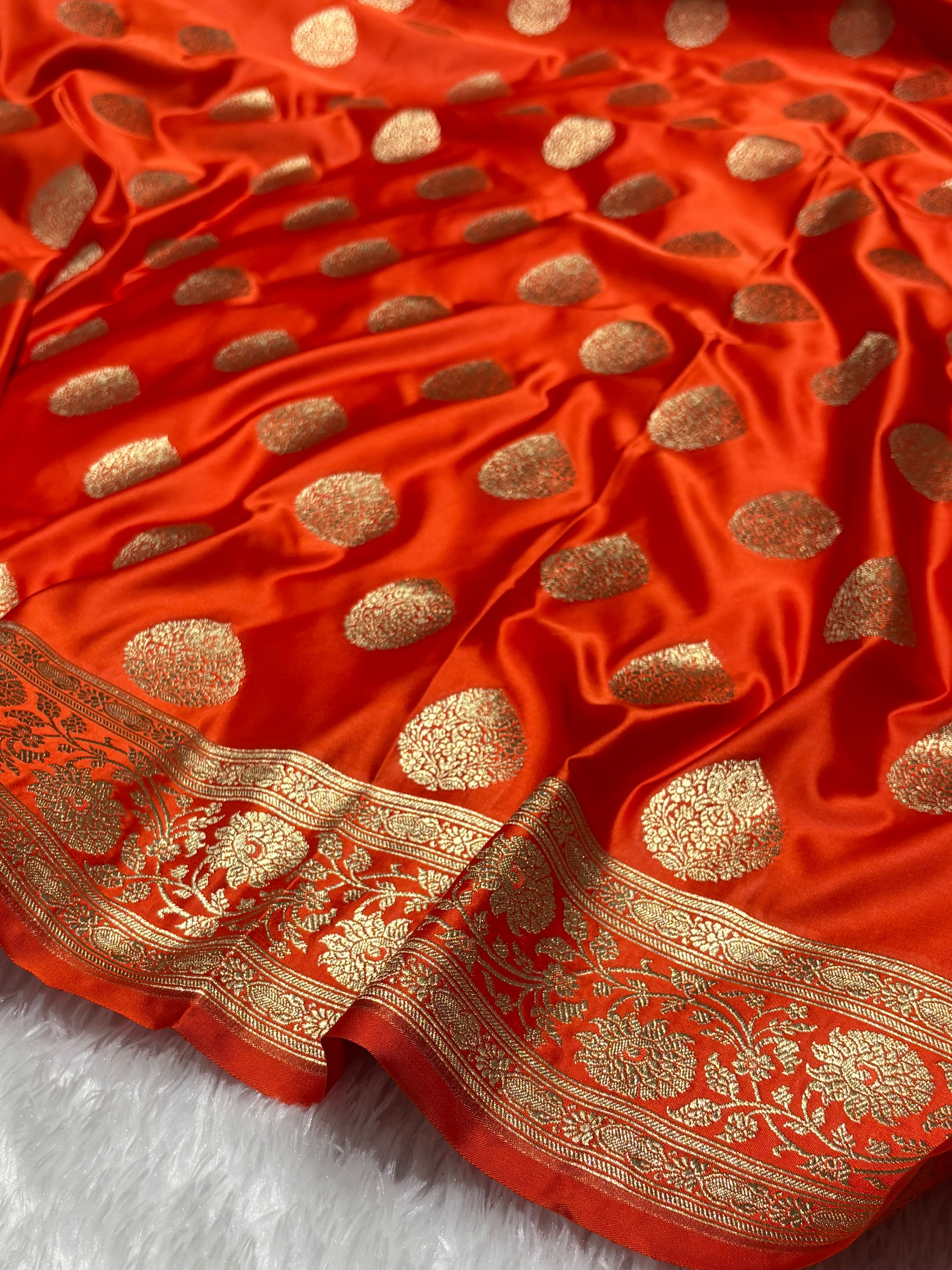 Banarasi Handloom Woven Mashru Silk Saree With Beautiful Biota Work & Golden Zari