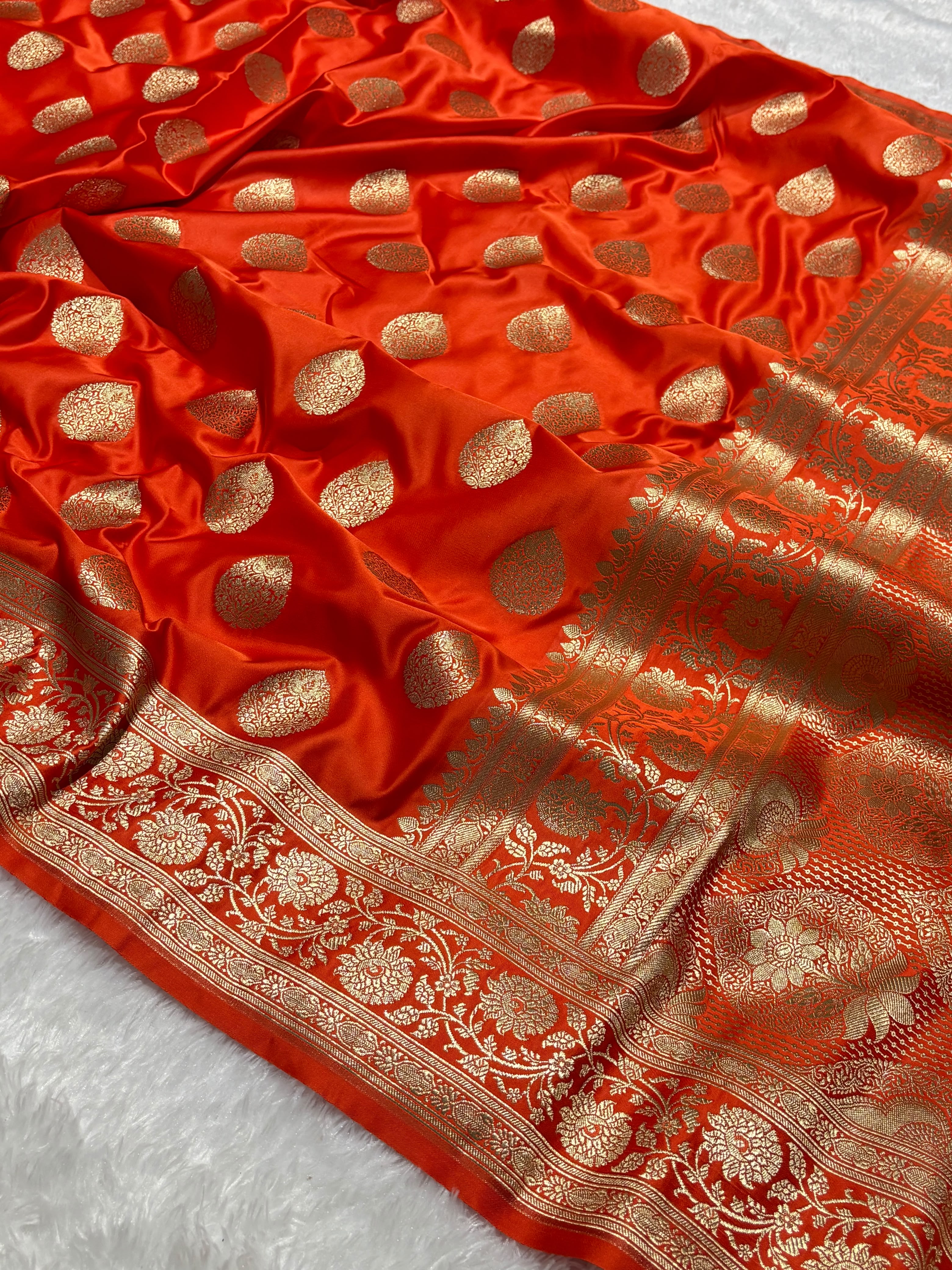 Banarasi Handloom Woven Mashru Silk Saree With Beautiful Biota Work & Golden Zari