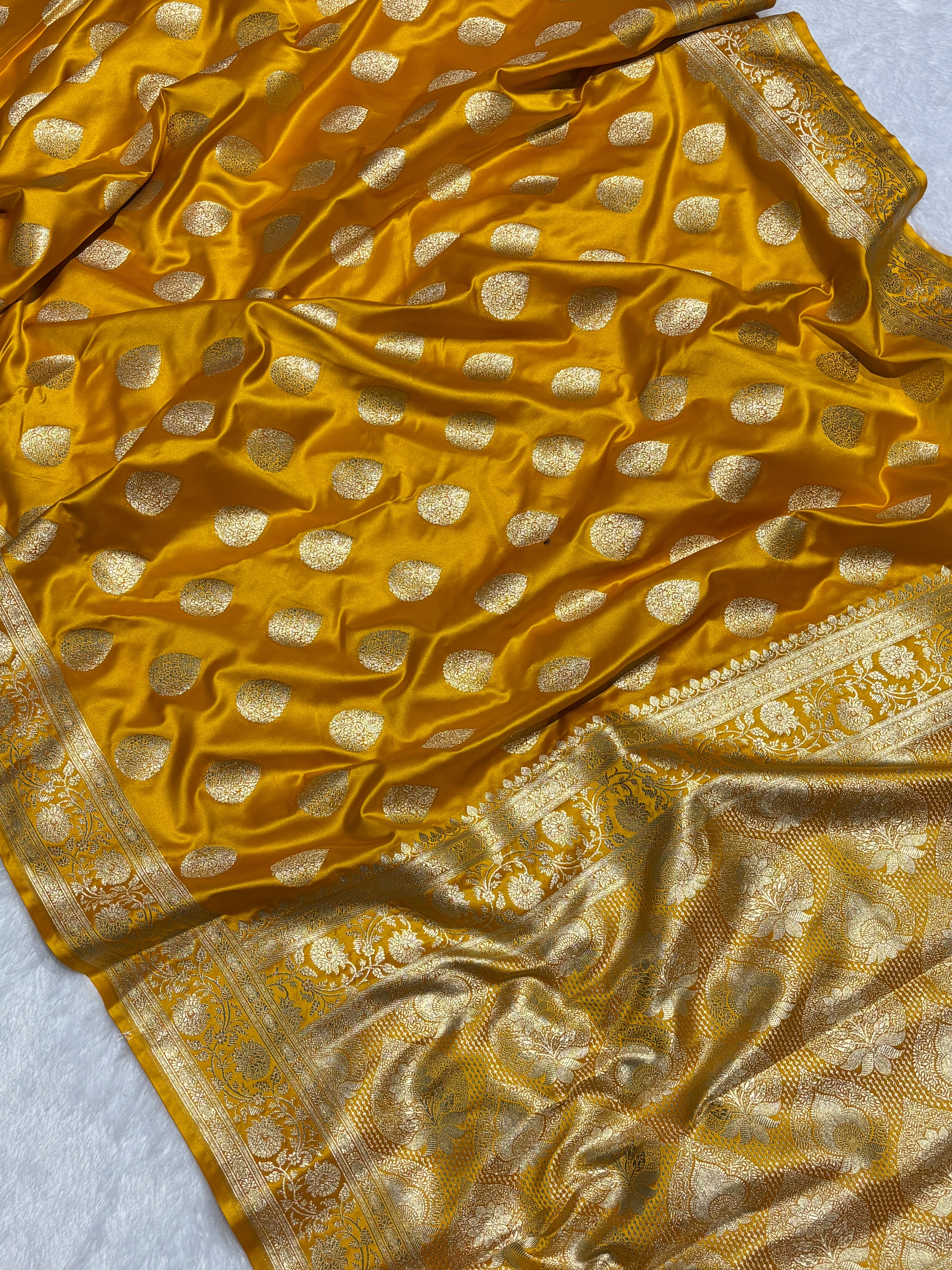 Banarasi Handloom Woven Mashru Silk Saree With Beautiful Biota Work & Golden Zari