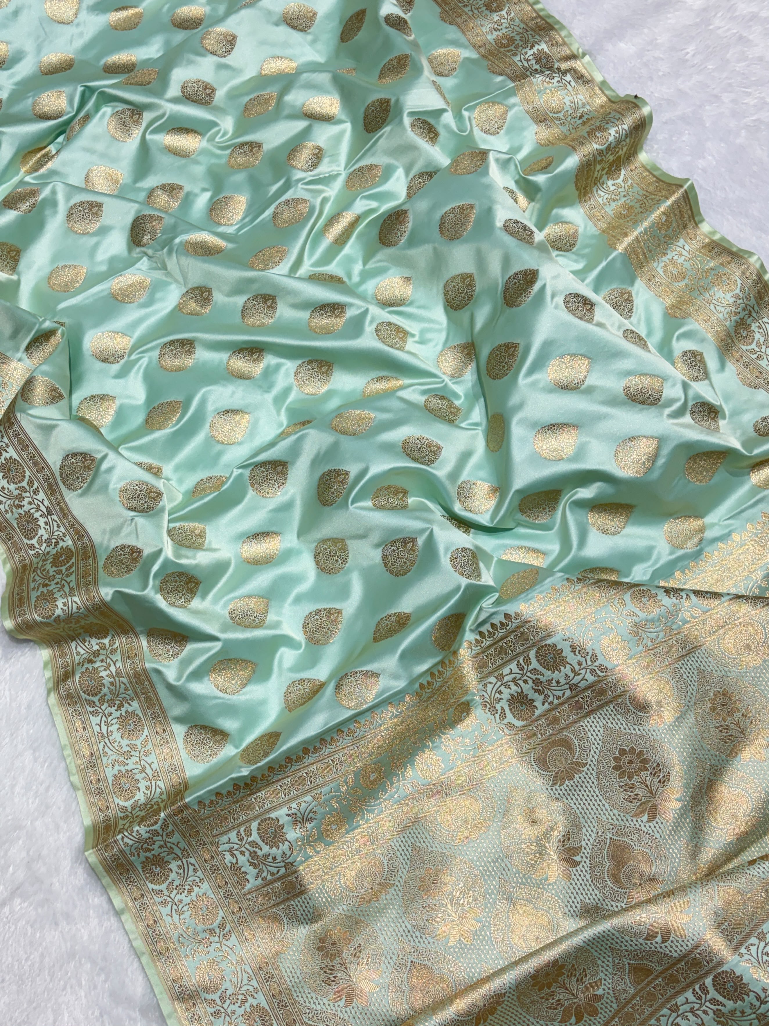 Banarasi Handloom Woven Mashru Silk Saree With Beautiful Biota Work & Golden Zari