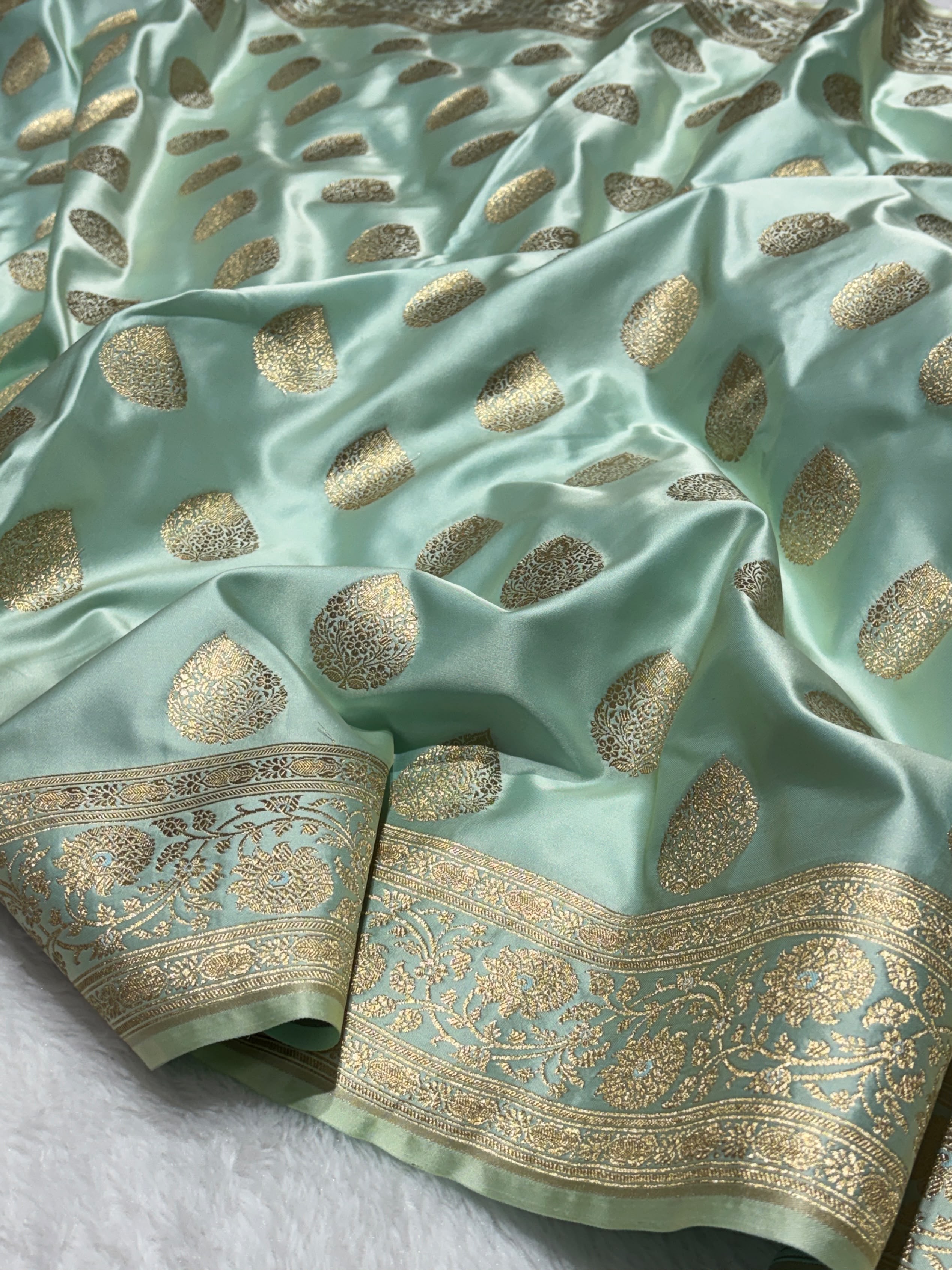 Banarasi Handloom Woven Mashru Silk Saree With Beautiful Biota Work & Golden Zari