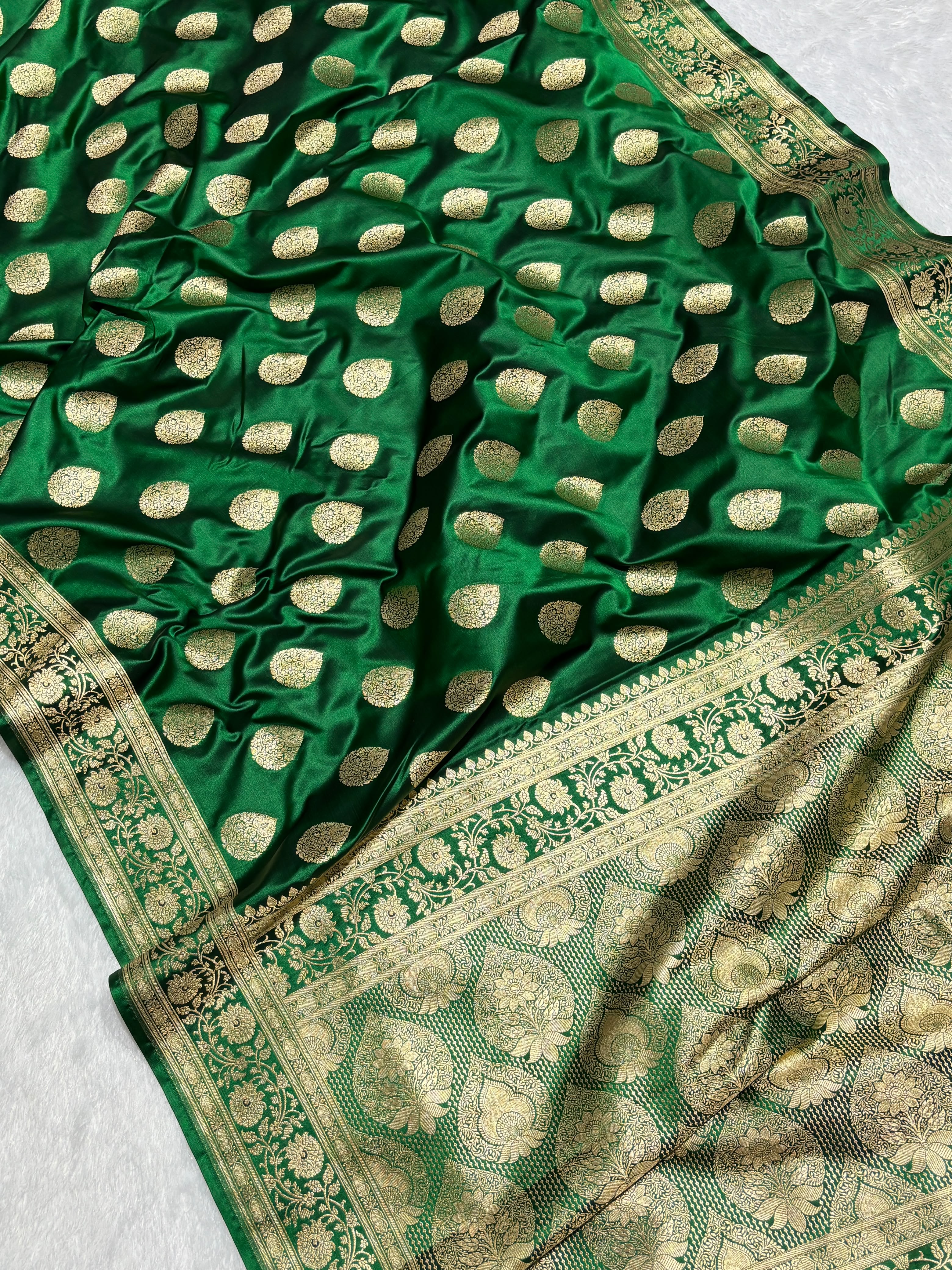 Banarasi Handloom Woven Mashru Silk Saree With Beautiful Biota Work & Golden Zari