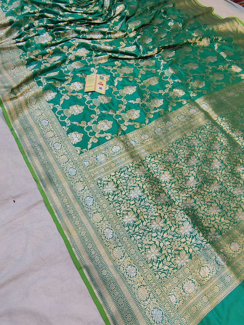 BEAUTIFUL PREMIUM GREEN MEENAKARI KATAN SILK BANARASI SAREE WITH RICH GOLDEN ZARI FLORAL WEAVING & HEAVY BROCADE PALLU