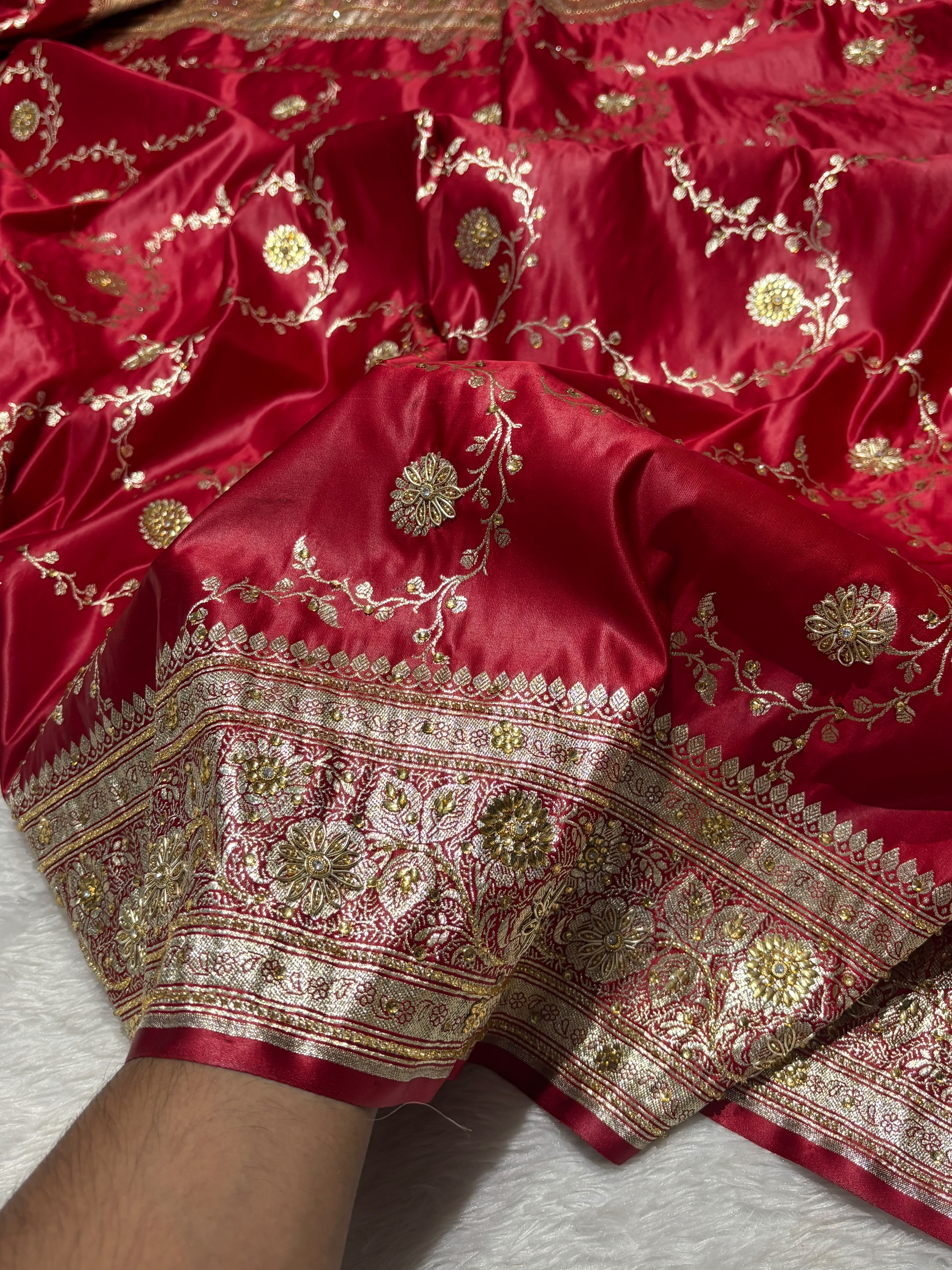 Beautiful Banarasi Handloom Mashru Silk Dardozi Handwork Bridal Wear Saree