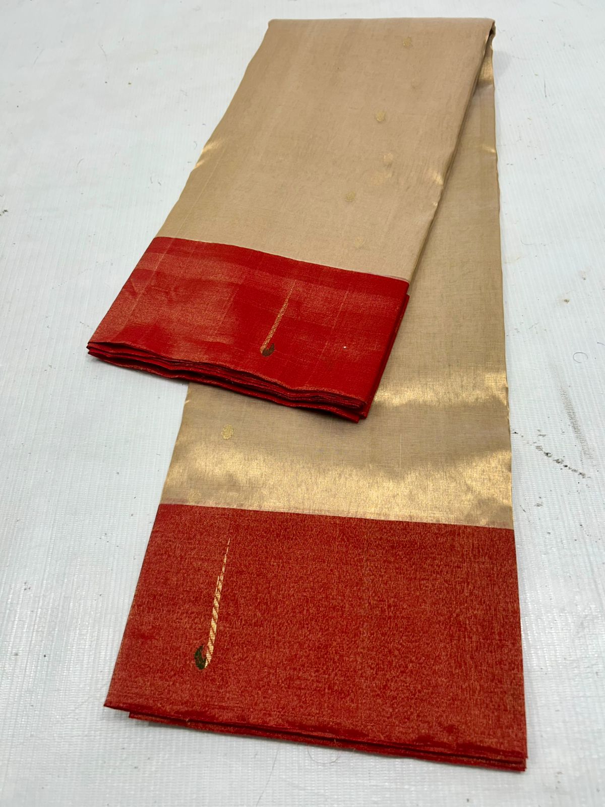 Zari Weaving Tissue Chanderi Handloom Silk Saree