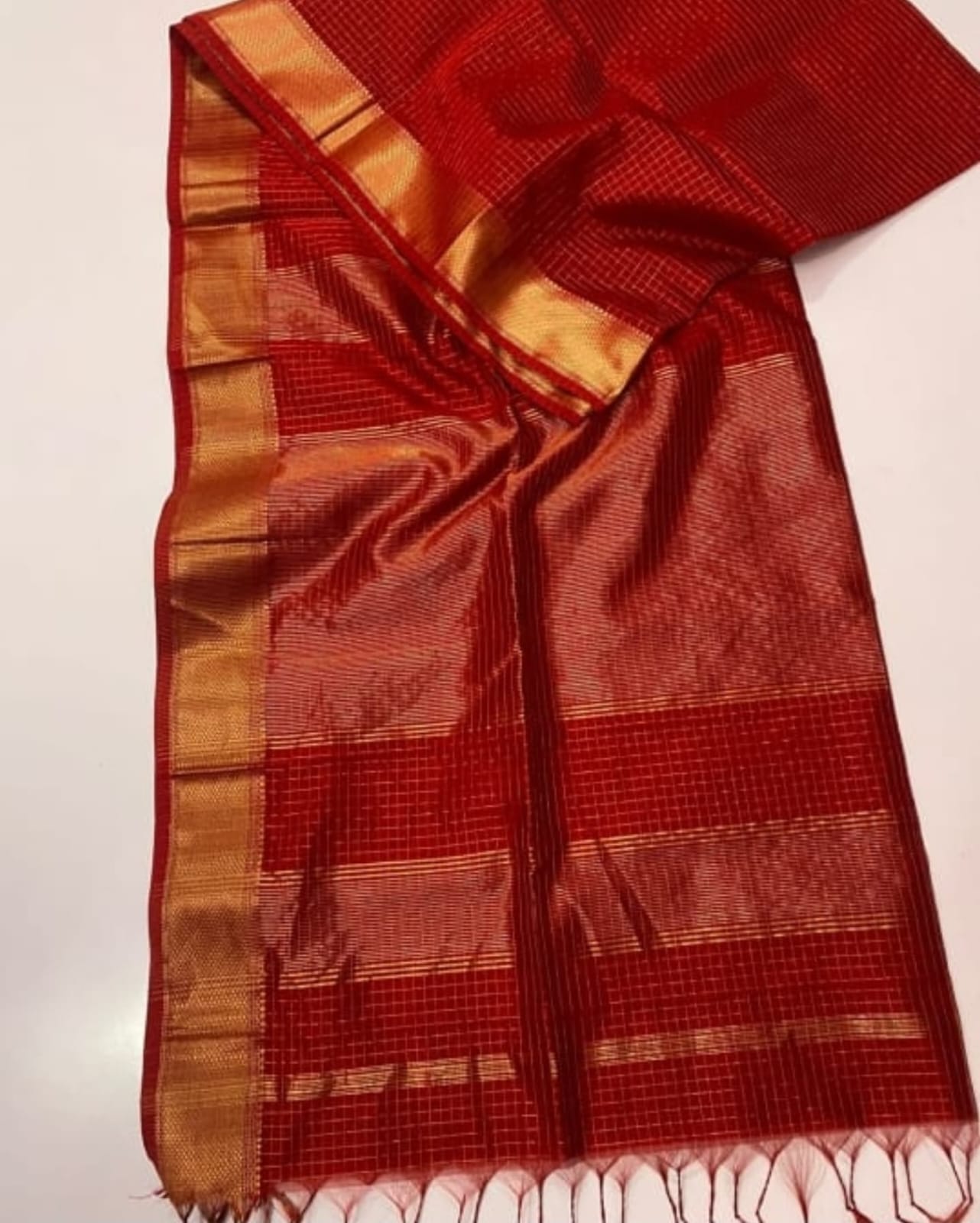 New Pull Red Maheshwari Handloom Silk Saree with Cotton & Golden Jari Border