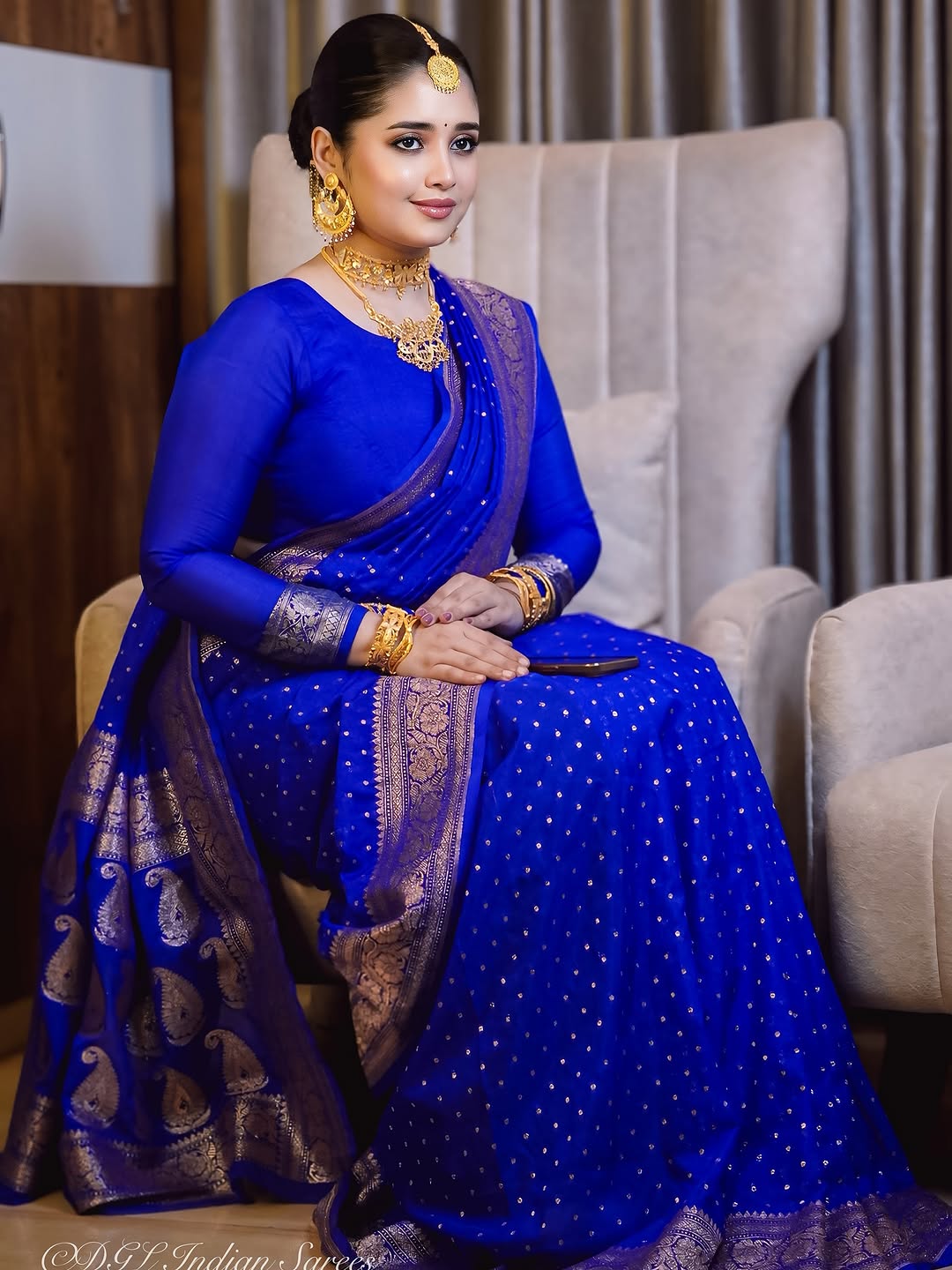 Elegant Banaras Soft Semi Crepe Georgette Silk Saree with Golden Zari Weaving