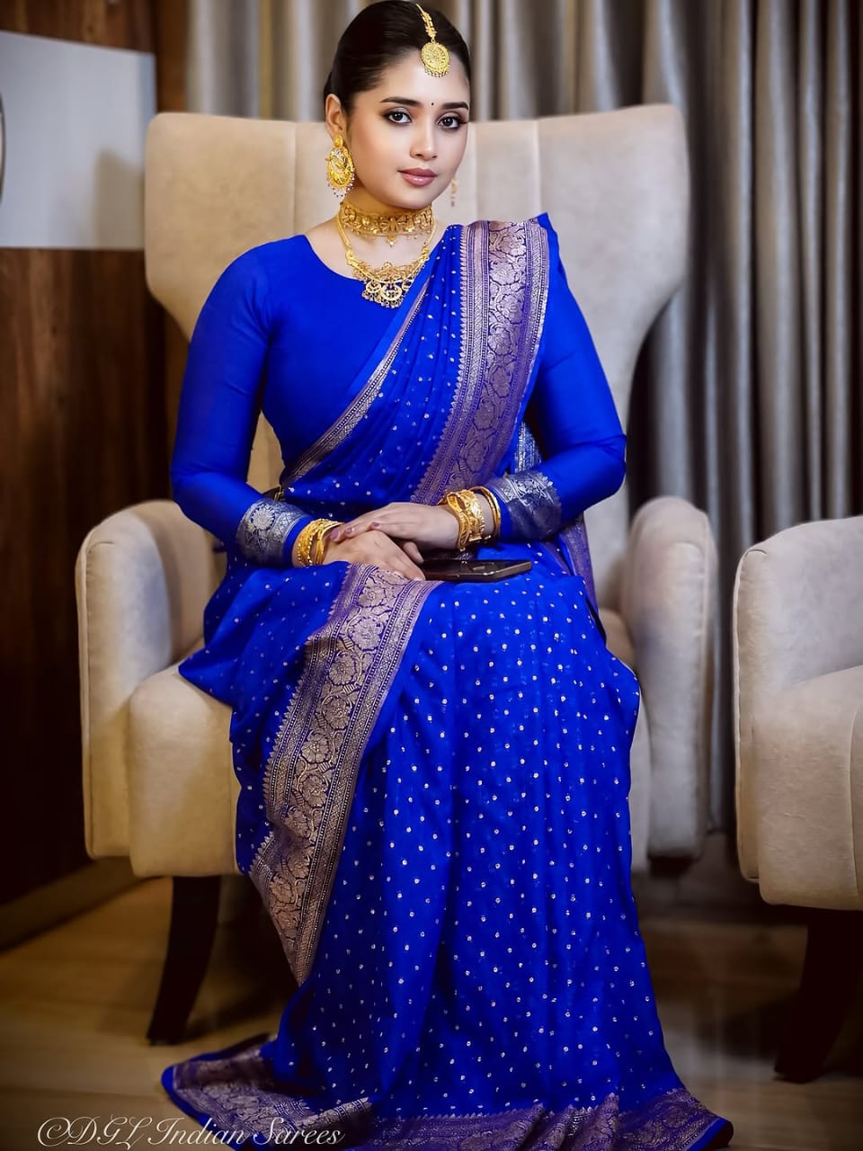 Elegant Banaras Soft Semi Crepe Georgette Silk Saree with Golden Zari Weaving