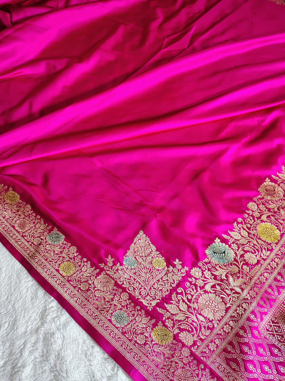 Beautiful Banarasi Meenakari Woven Dyeable Premium Thilfi Work Saree
