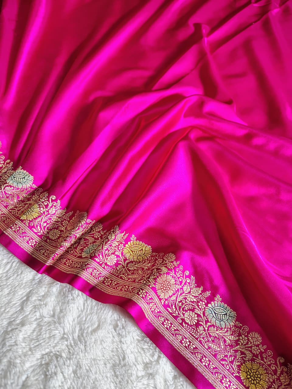 Beautiful Banarasi Meenakari Woven Dyeable Premium Thilfi Work Saree