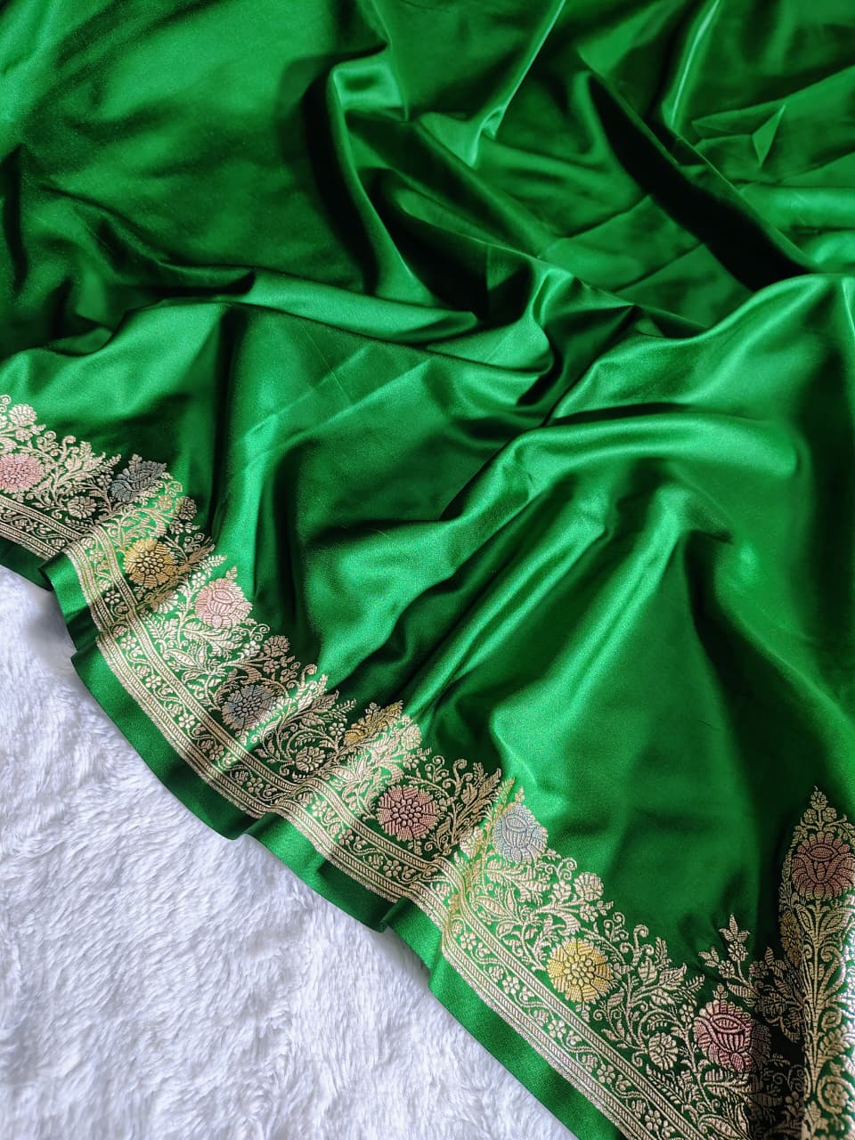 Beautiful Banarasi Meenakari Woven Dyeable Premium Thilfi Work Saree