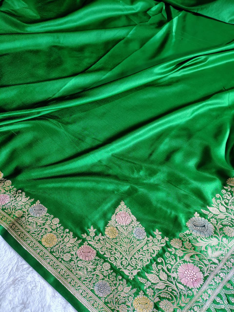 Beautiful Banarasi Meenakari Woven Dyeable Premium Thilfi Work Saree