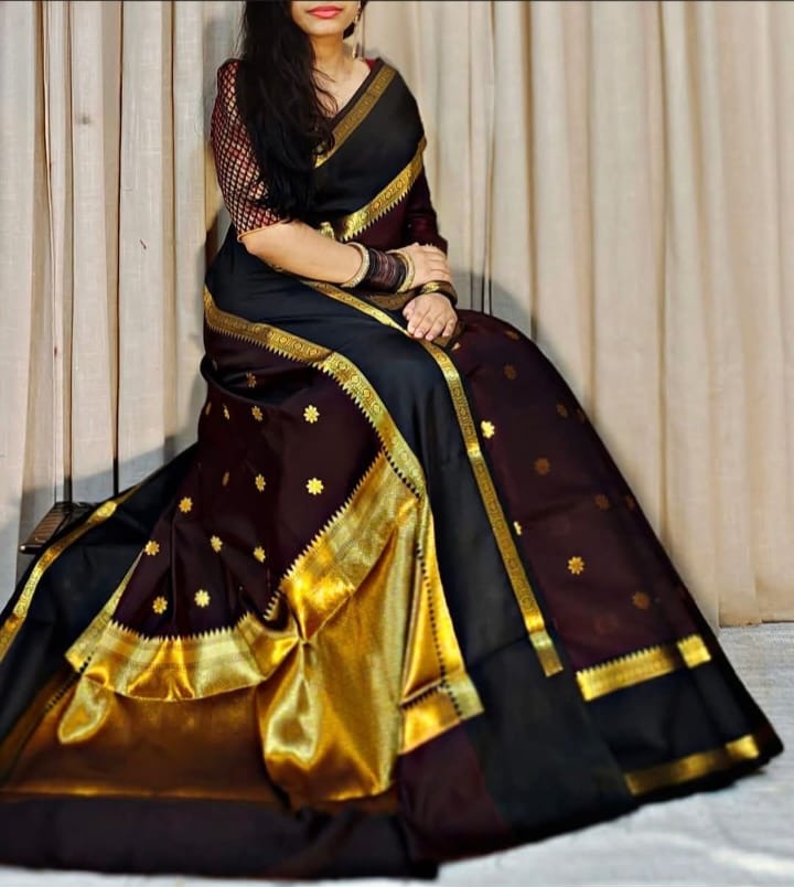 Beautiful Banaras Soft Silk Woven Golden Zari Premium Quality Saree