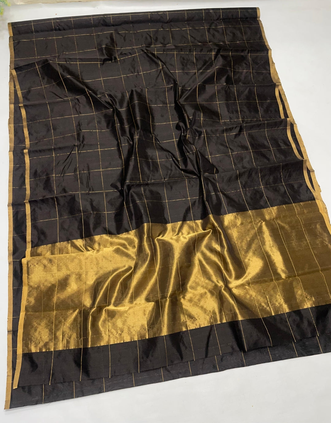 Pattu Silk All-Over Checks Chanderi Handloom Saree With Small Border & Zari Palla