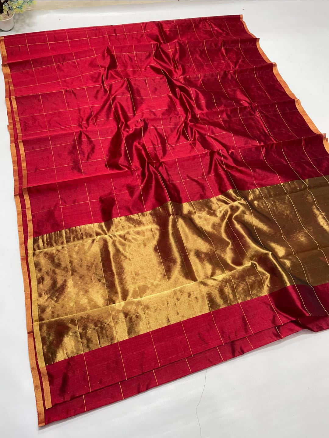 Pattu Silk All-Over Checks Chanderi Handloom Saree With Small Border & Zari Palla