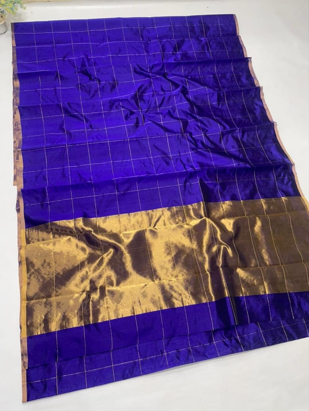 Pattu Silk All-Over Checks Chanderi Handloom Saree With Small Border & Zari Palla