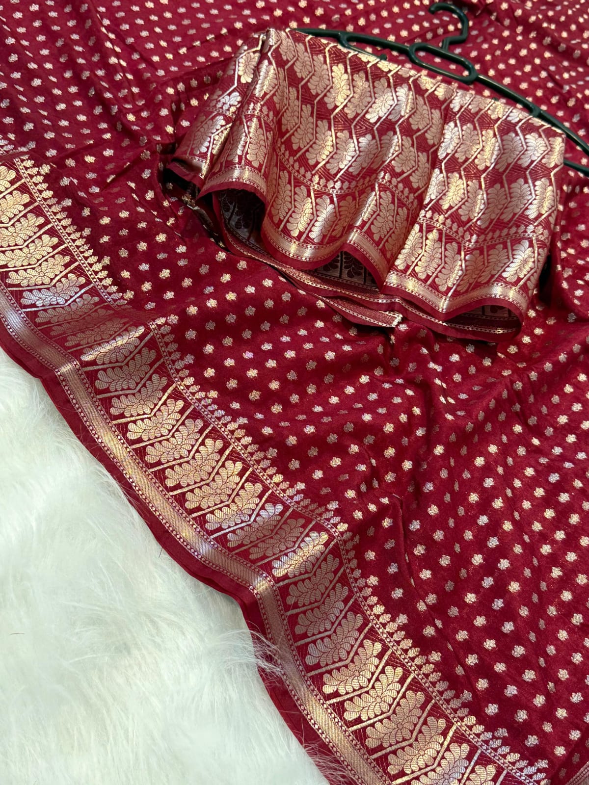 Banarasi Chiniya Katan Silk Saree – Timeless Elegance with Exquisite Booti Weaving