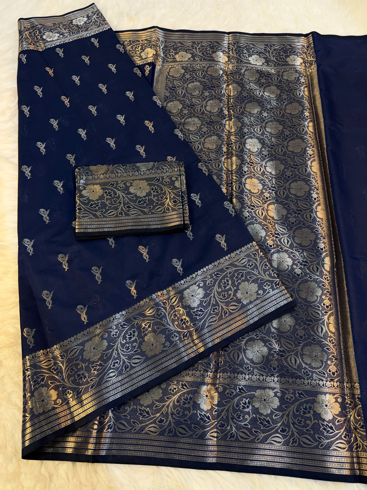 Banarasi Royal Elegance – Luxurious Soft Katan Silk Premium Woven Saree