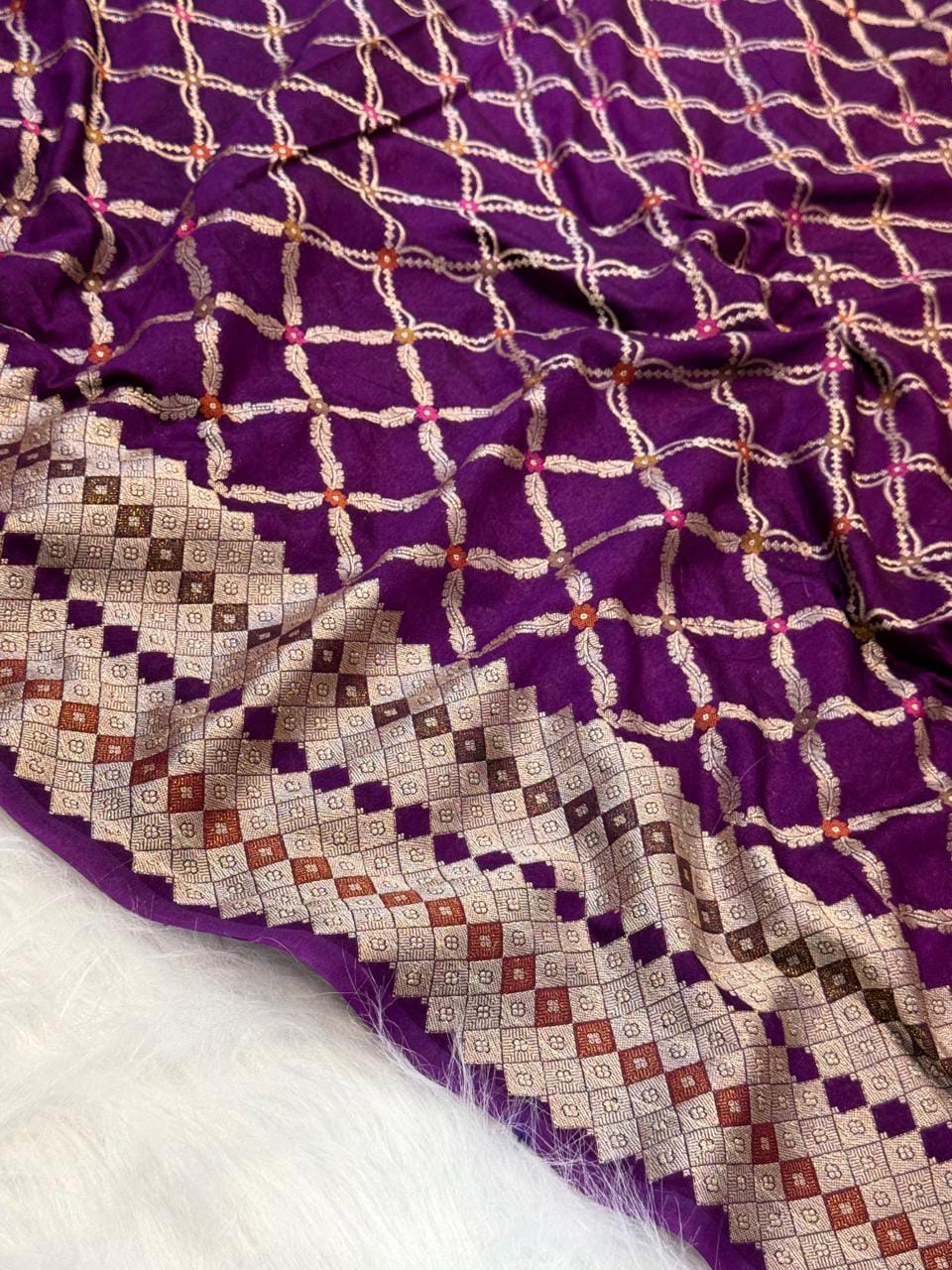 Premium Banarasi Semi Georgette Saree with Bandhej Pattern