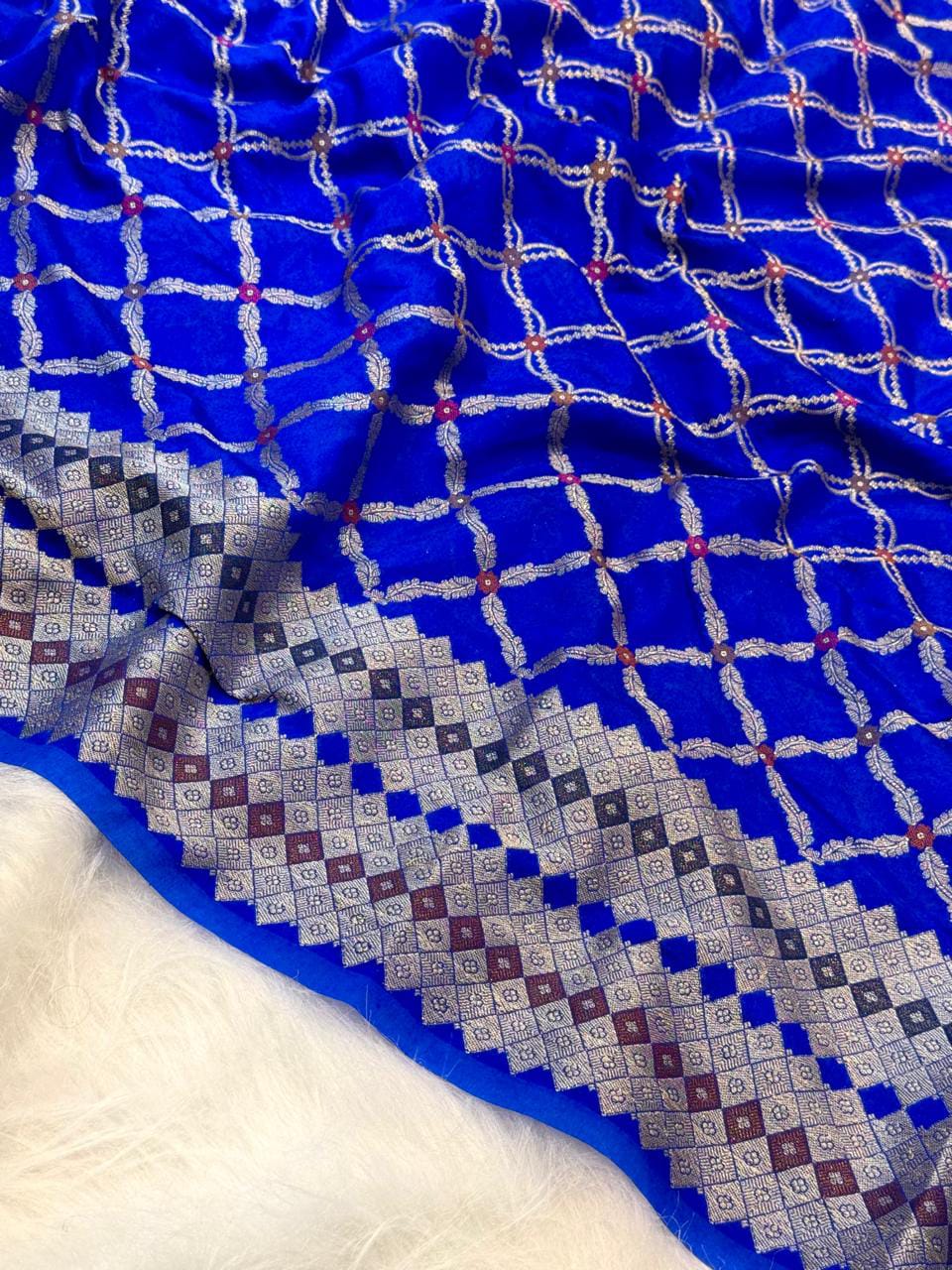 Premium Banarasi Semi Georgette Saree with Bandhej Pattern
