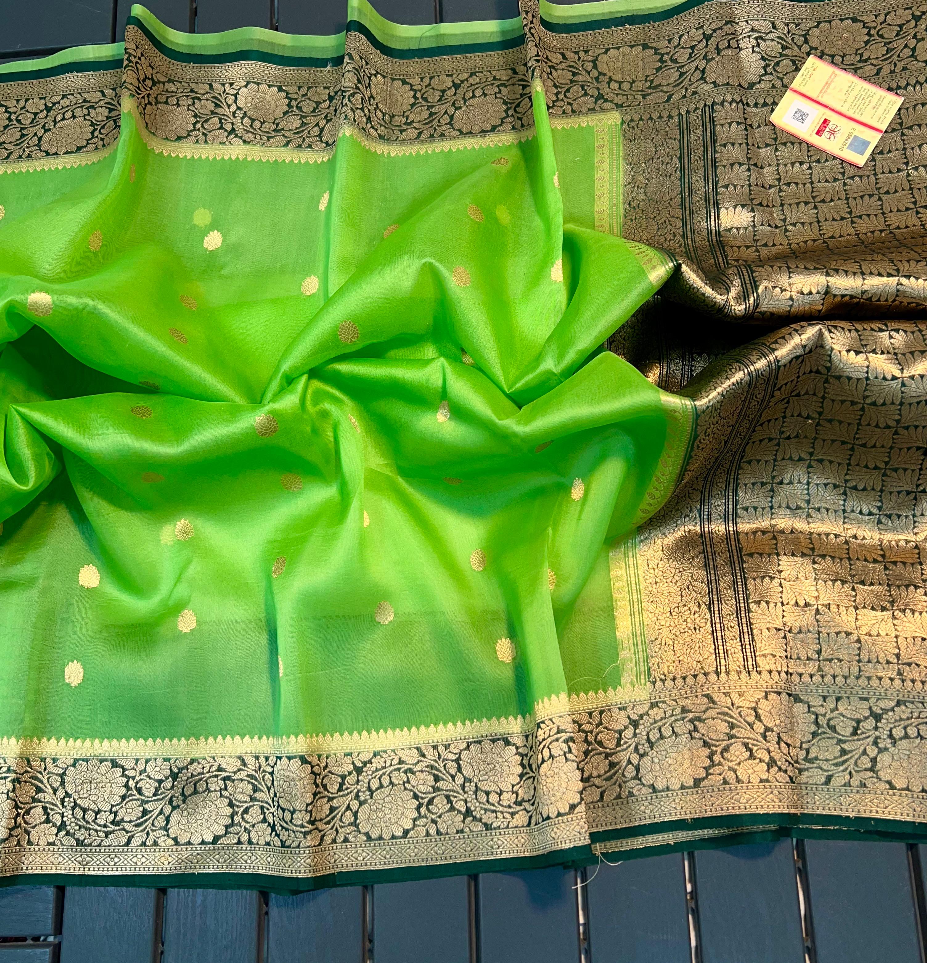 Beautiful Banaras Handloom Pure Kora Silk Kadhuwa Woven Saree